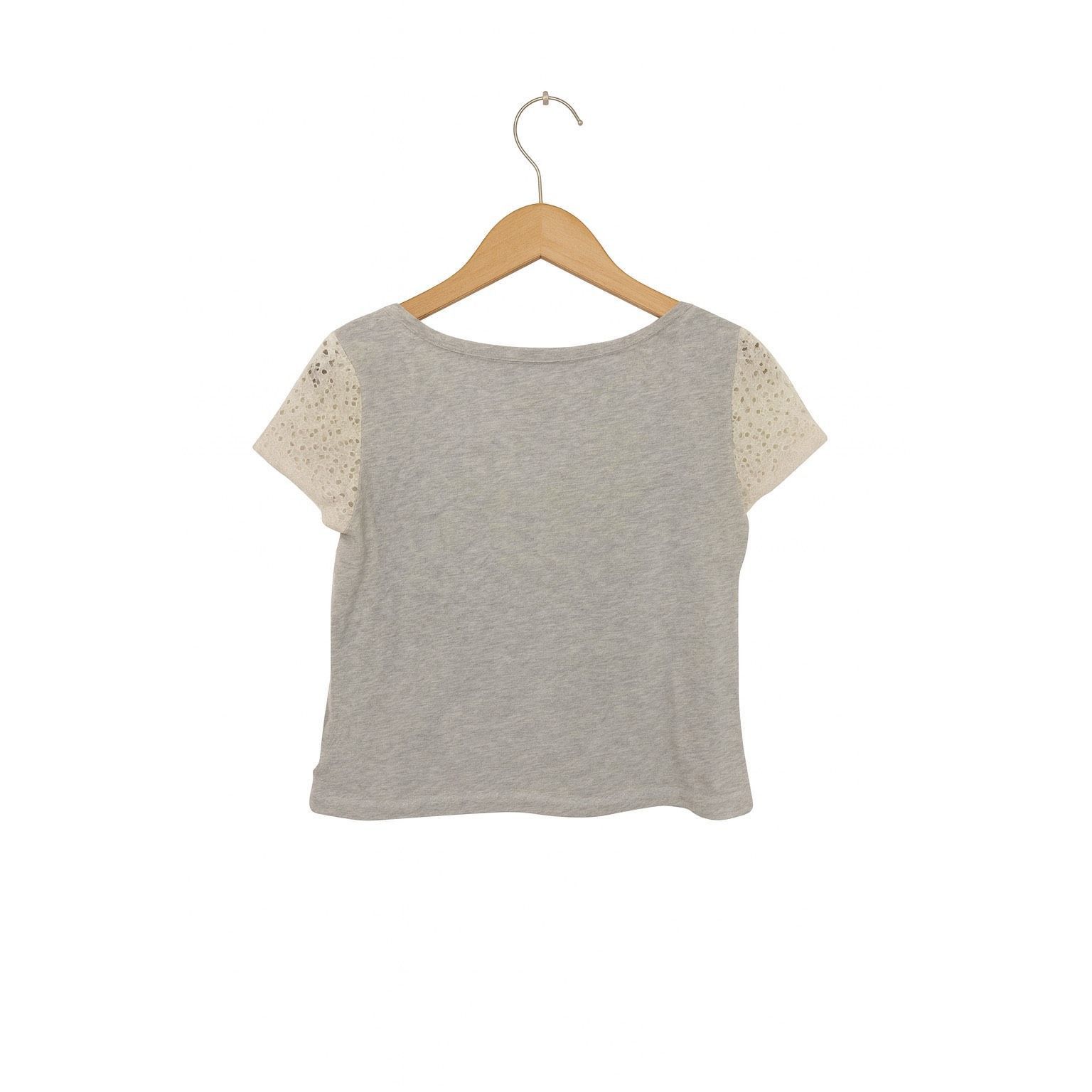 Hollister Hollister Women’s Crochet Front T-Shirt with Pocket SZ S Gra Size S / US 4 / IT 40 - 4 Thumbnail