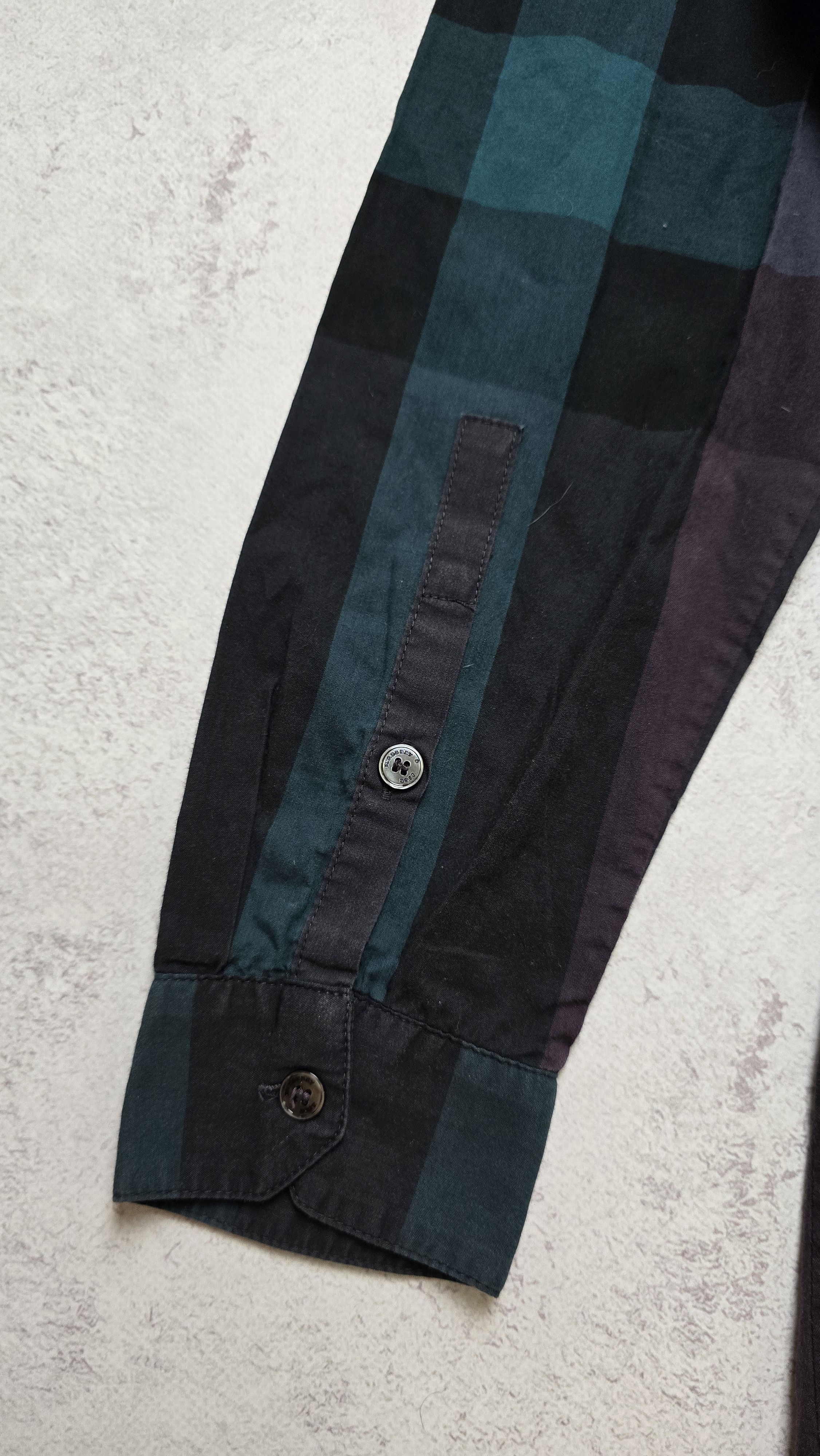 Burberry Burberry Brit Dark Plaid Shirt Nova Check Cotton Button Up Size L / US 10 / IT 46 - 10 Thumbnail