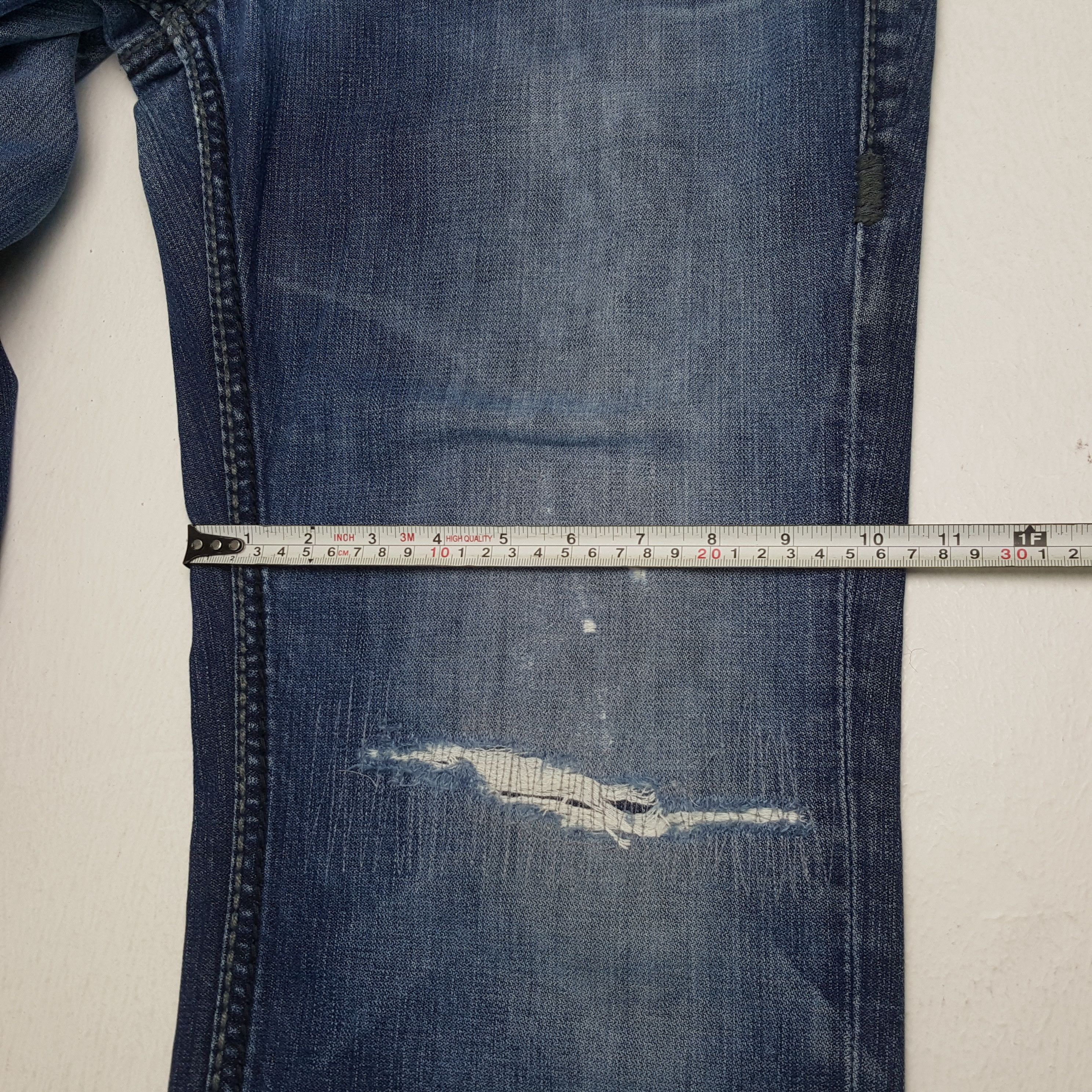 Vintage TRUE RELIGION American Brand Distressed Jeans