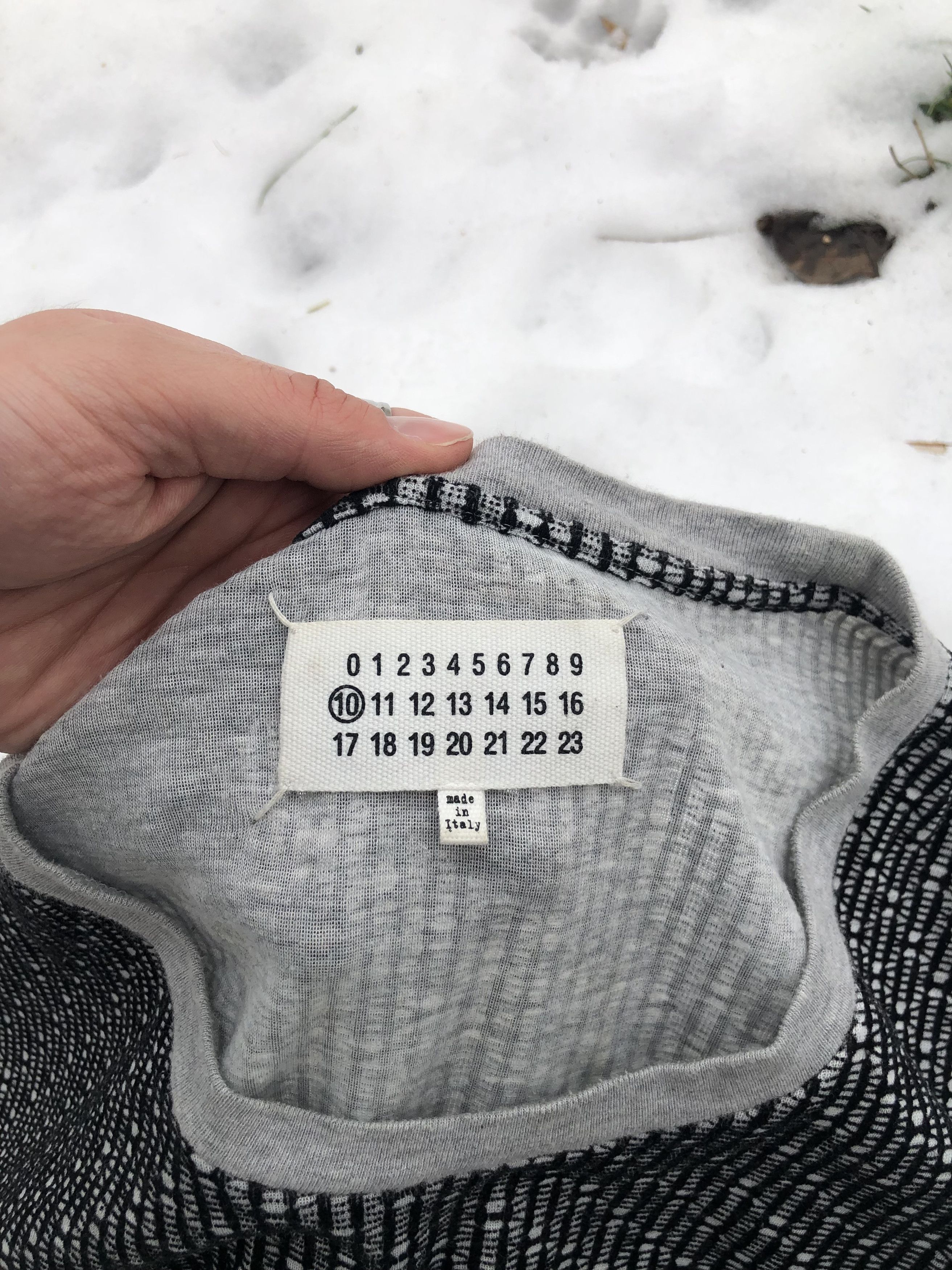 Maison Margiela MAISON MARGIELA x LUXURY x T-SHIRT Size US L / EU 52-54 / 3 - 7 Thumbnail