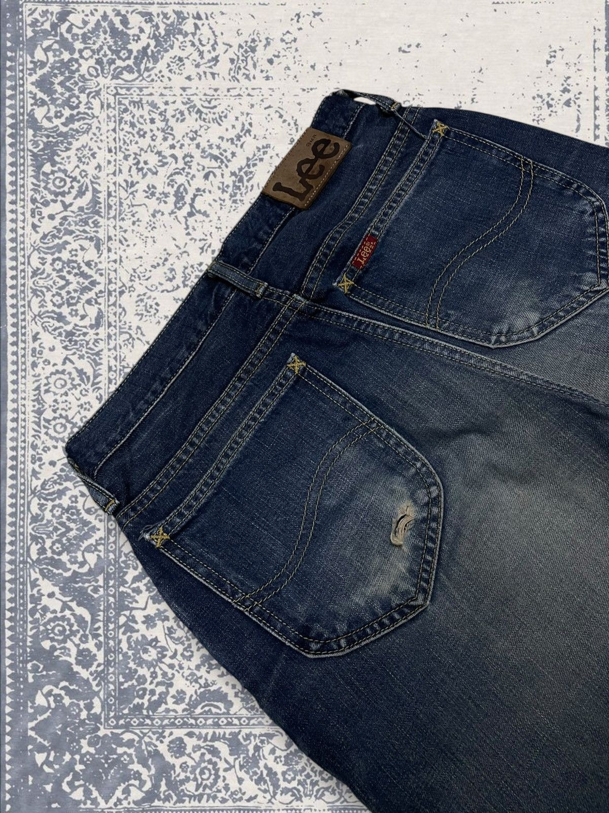 Designer × Lee × Vintage Vintage 1990s Designer Lee Distressed Mudwash Denim Size US 26 / EU 42 - 15 Thumbnail