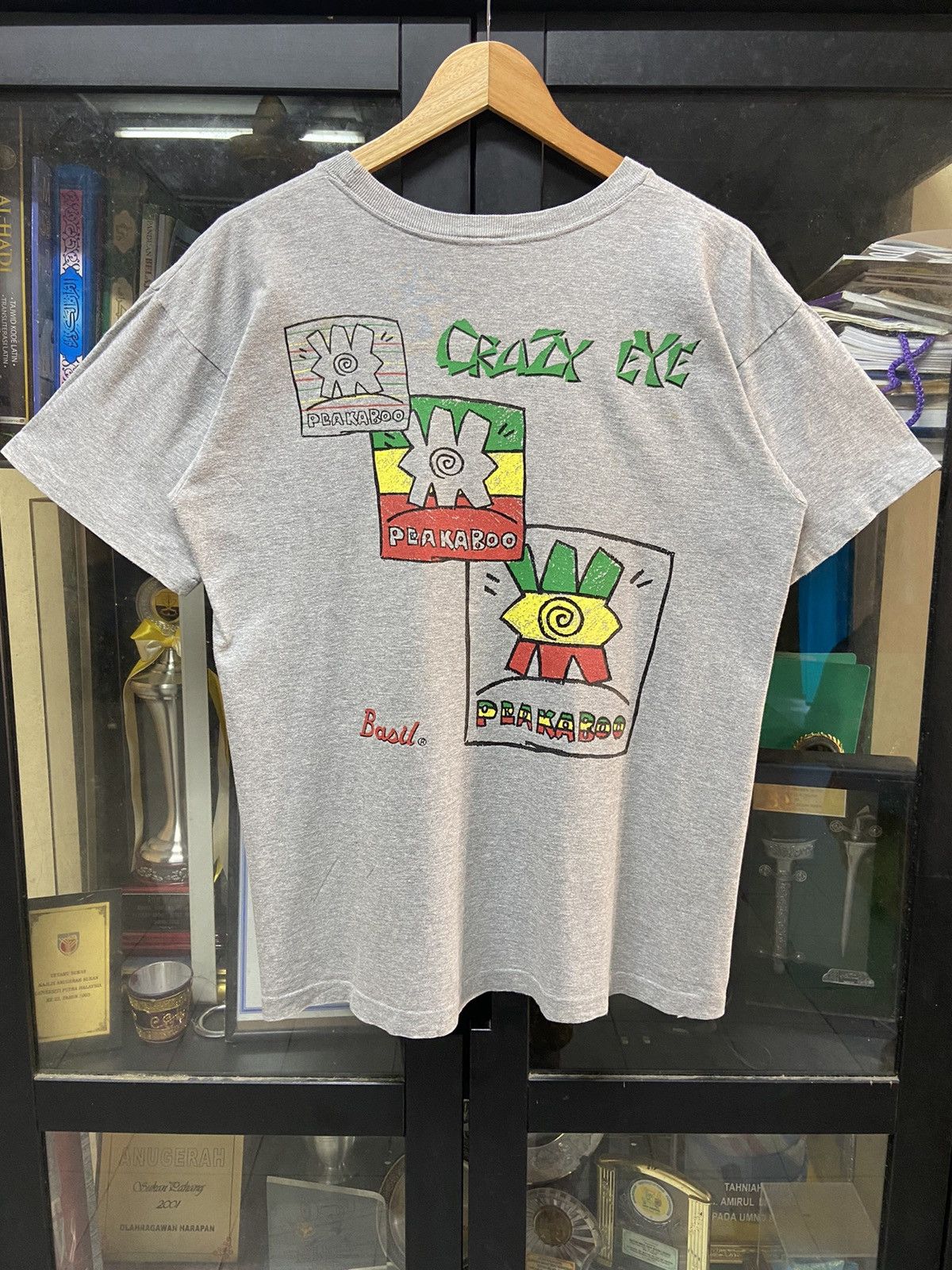 Vintage 90's Peakaboo Crazy Eye Rare Find