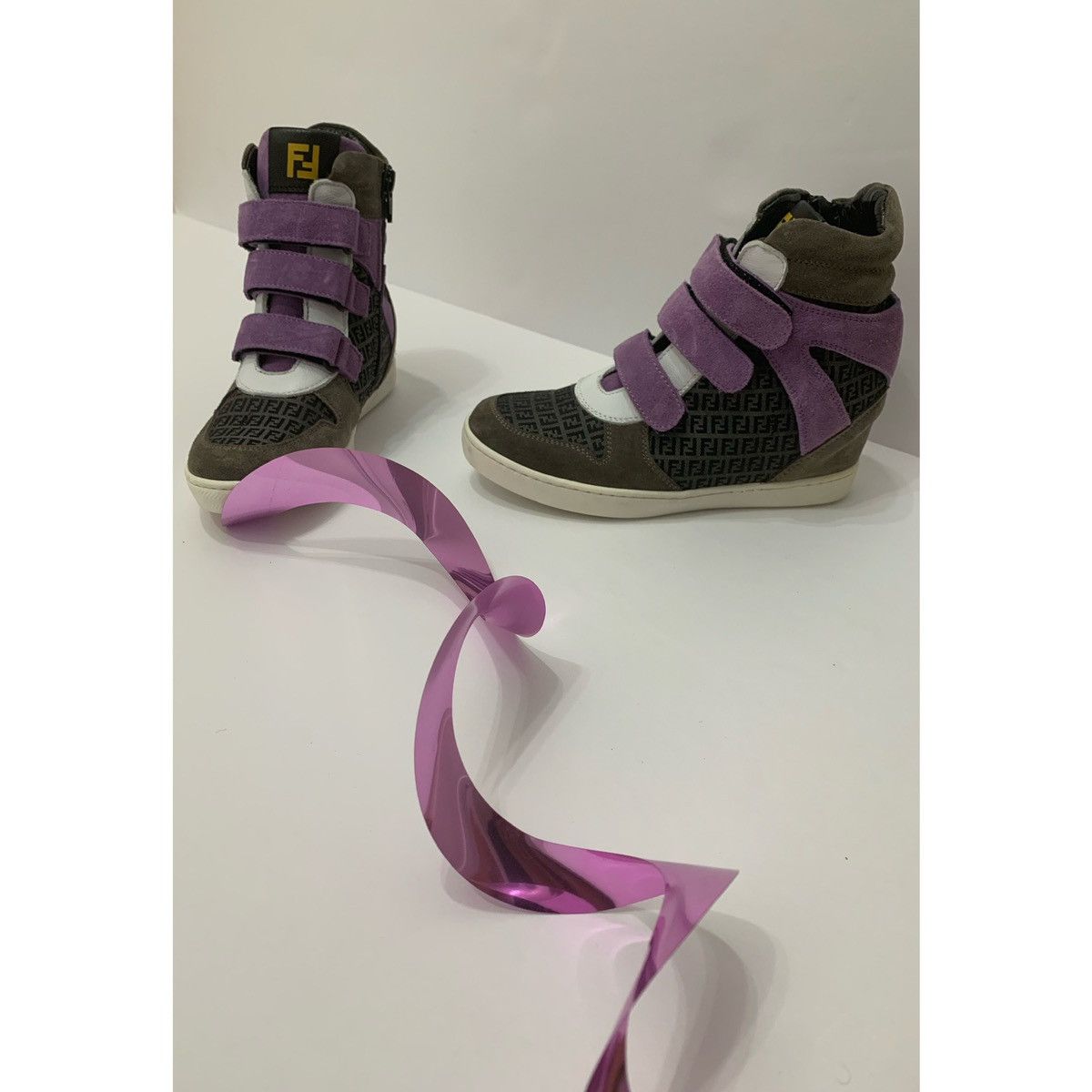 Fendi FENDI KIDS SAMPLE LEATHER WEDGE SNEAKERS Size US 4 / IT 34 - 4 Thumbnail