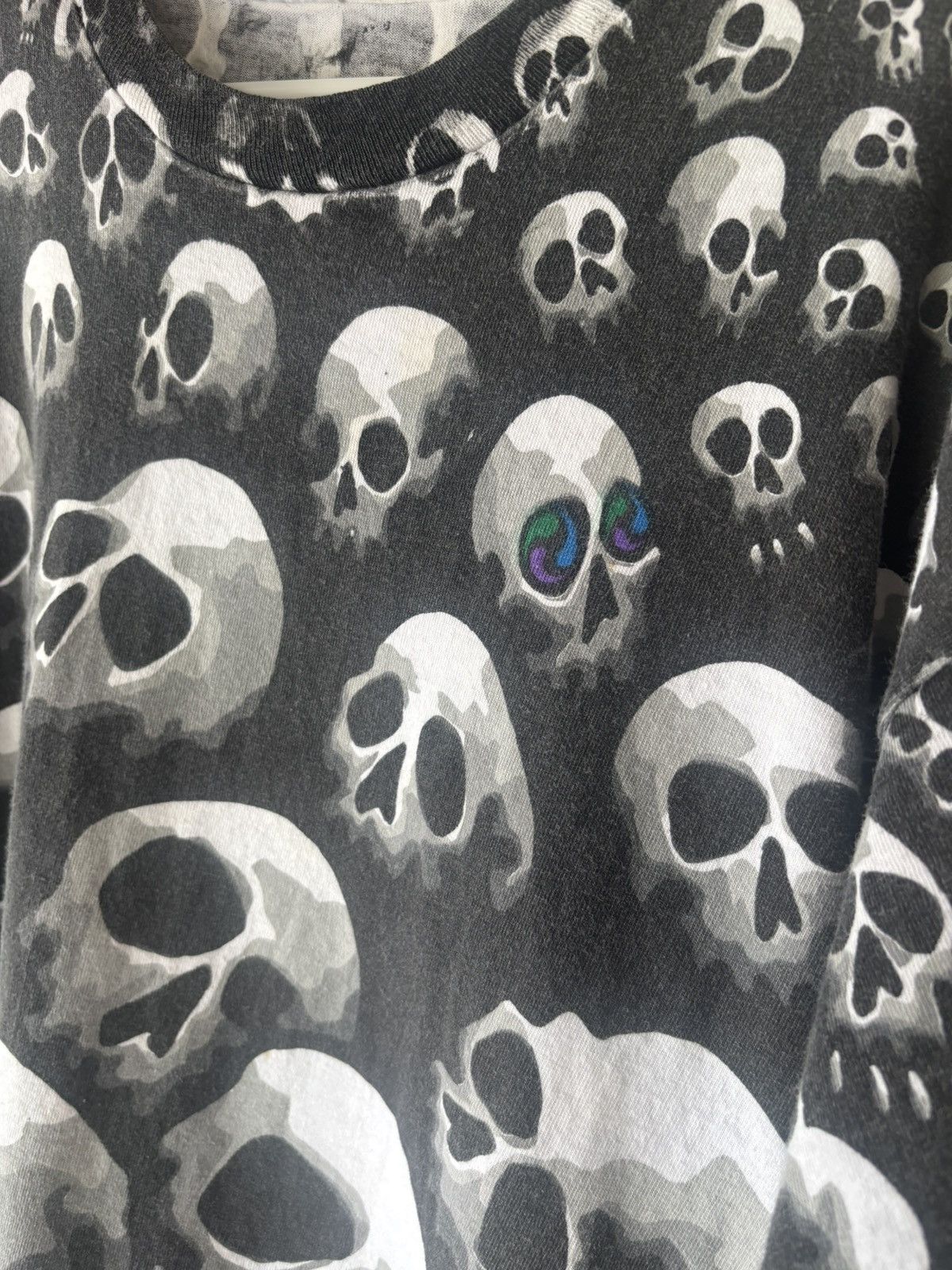 Fruit Of The Loom Fruit of the loom liquid blue skulls T-shirt VINTAGE Size US XL / EU 56 / 4 - 5 Thumbnail