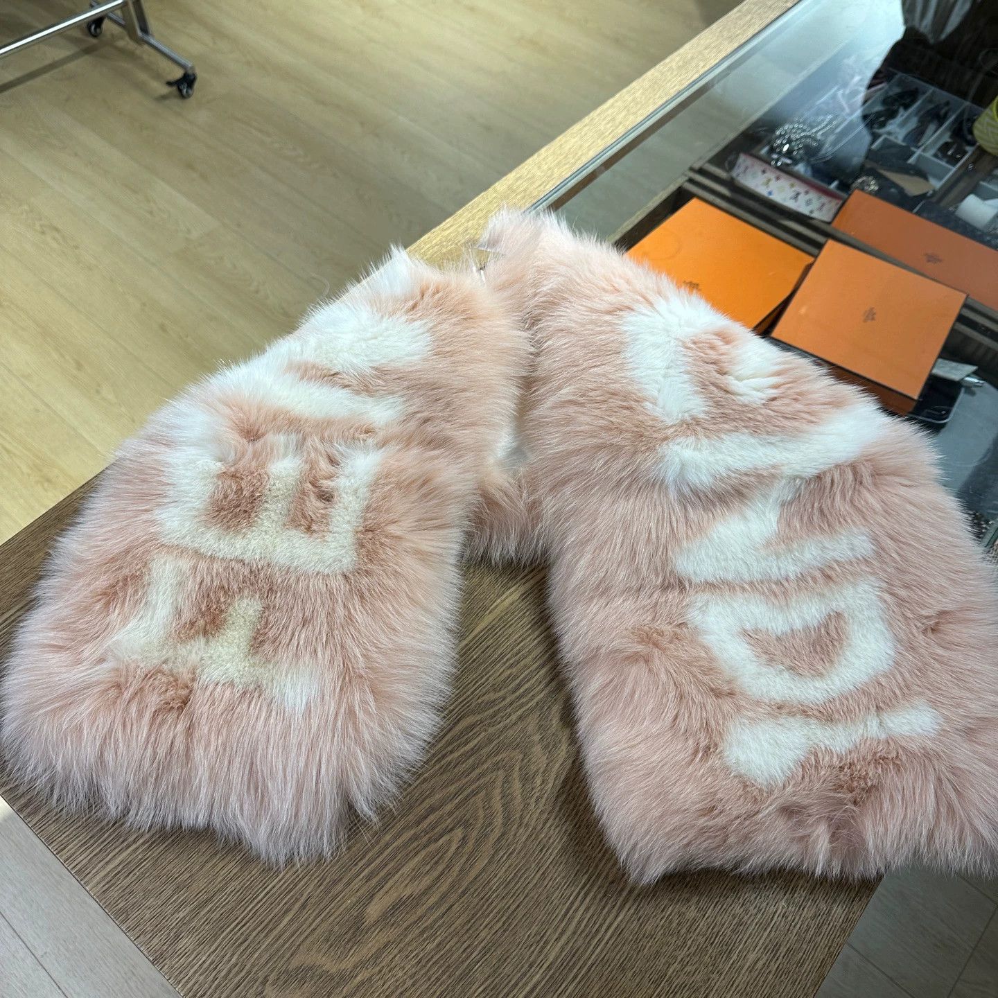 Fendi Fendi jan969 pink white red fox fur scarf Size ONE SIZE - 1 Thumbnail