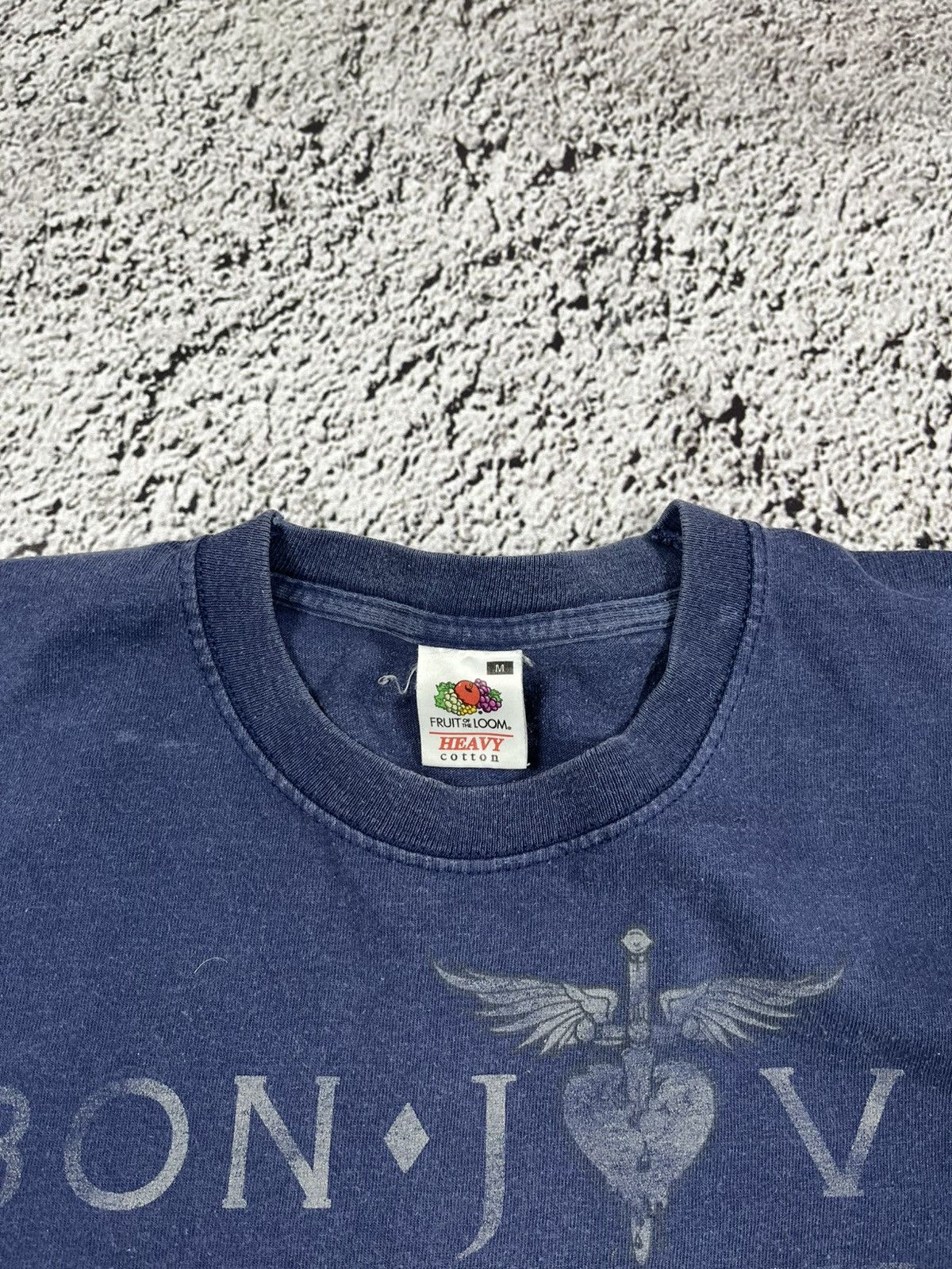 Band Tees Vintage 00s Bon Jovi 2011 big logo tour t shirt streetwear M Size US M / EU 48-50 / 2 - 11 Thumbnail