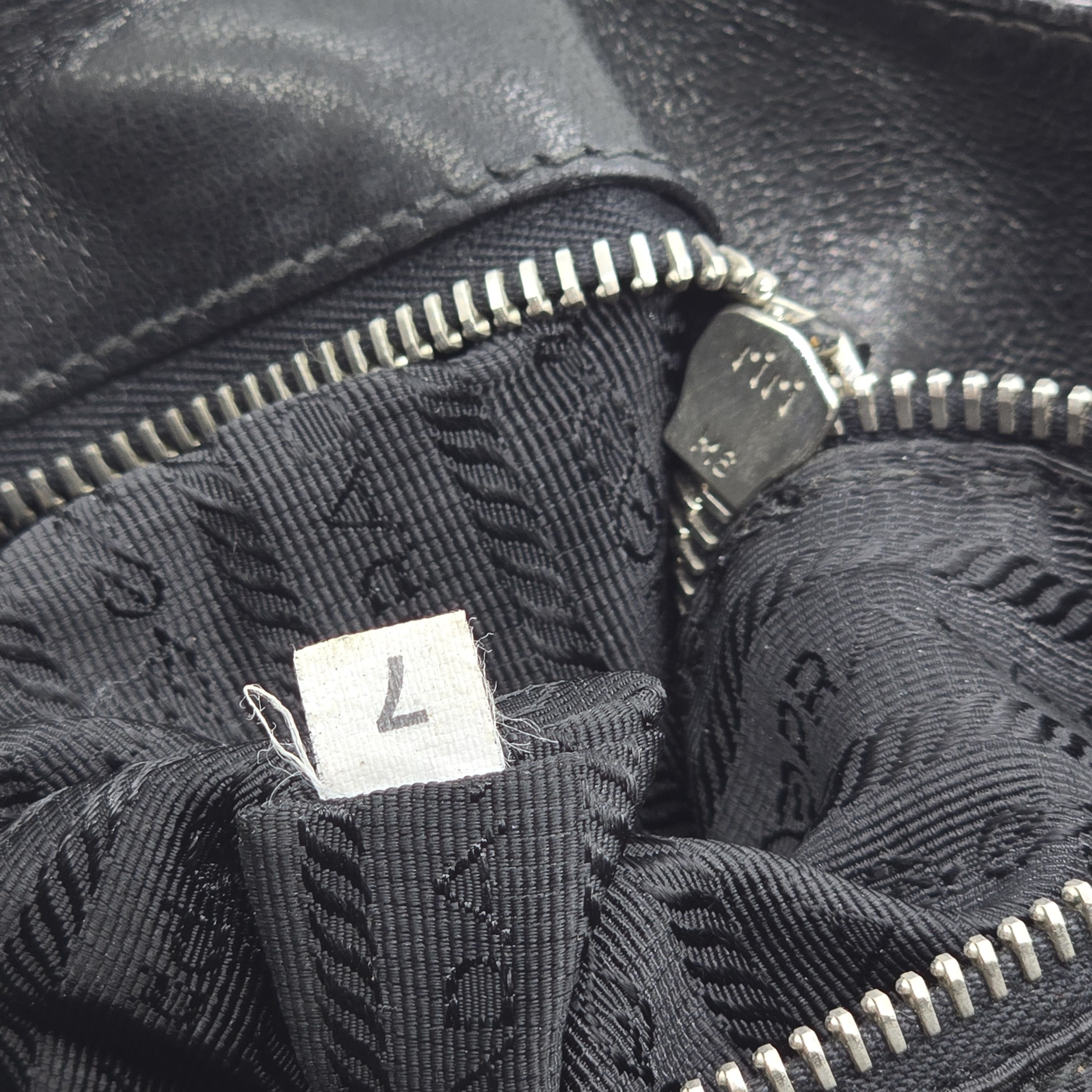 Prada Prada - Vitello Moon Shoulder Bag Size ONE SIZE - 11 Thumbnail