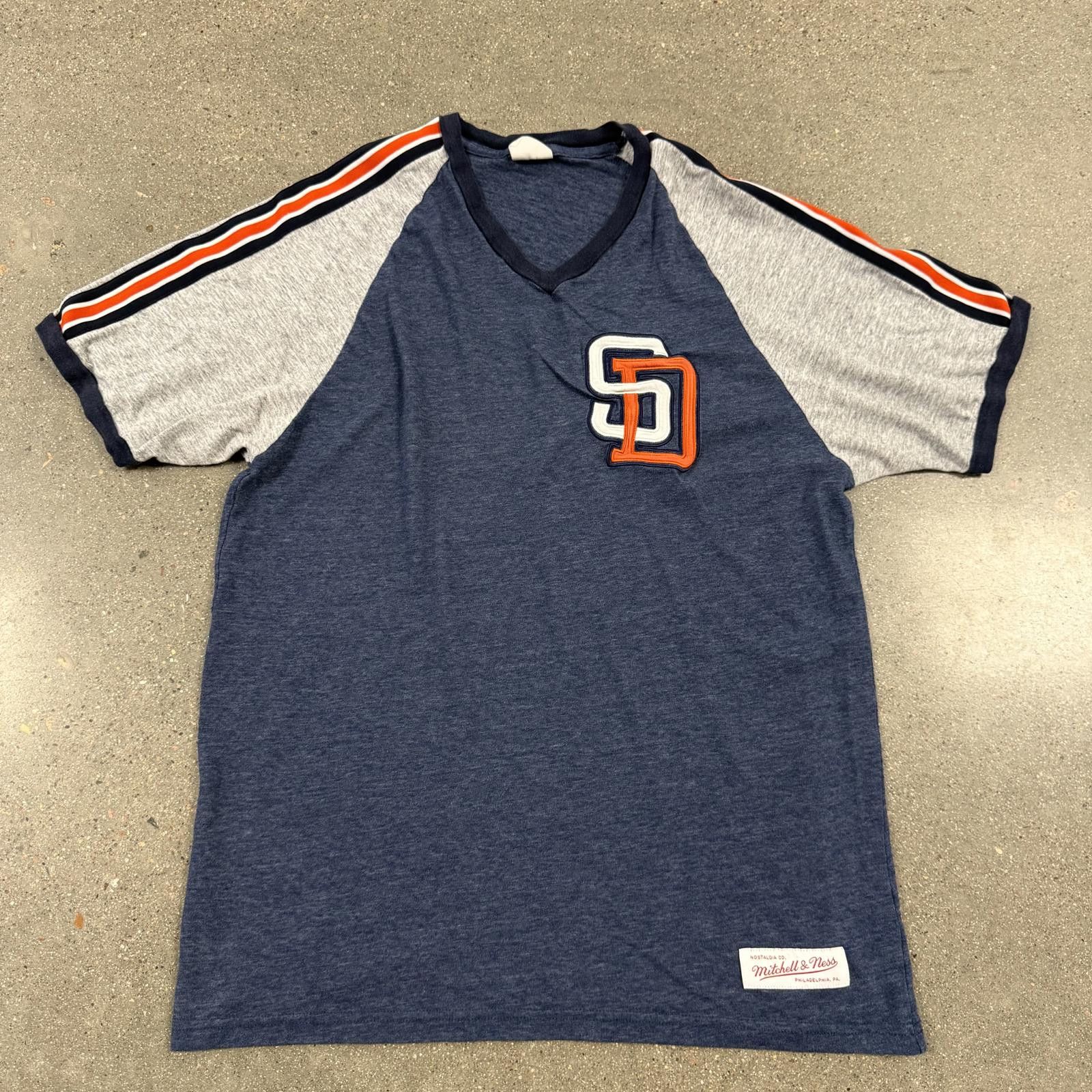 Mitchell & Ness Mitchell & Ness SD Padres Cooperstown Vintage T-Shirt - M Size US M / EU 48-50 / 2 - 1 Thumbnail