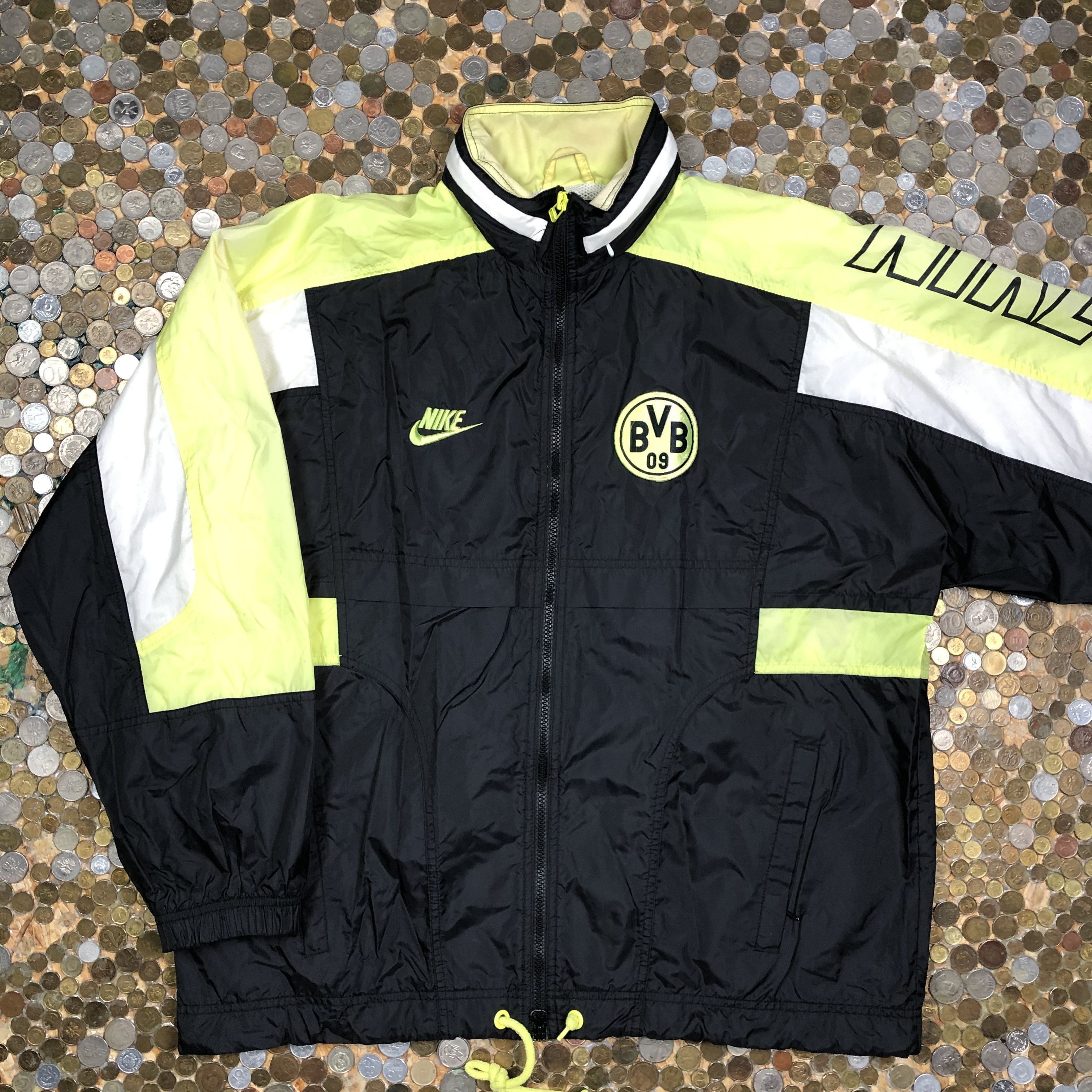 Nike Nike BVB vintage light jacket Jacket Size US L / EU 52-54 / 3 - 1 Thumbnail