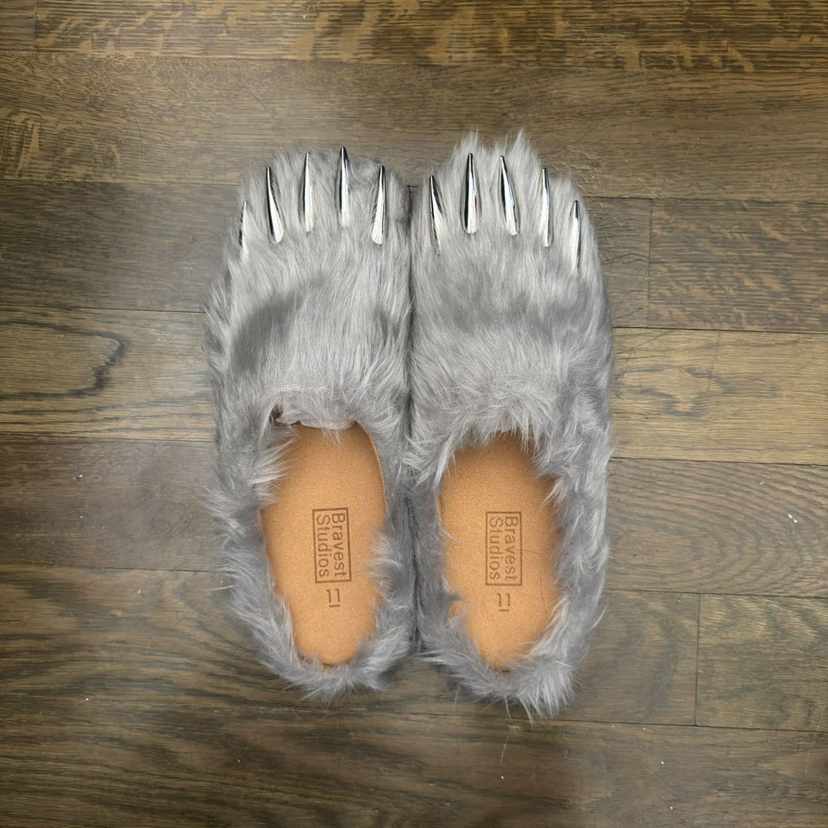 Bravest Studios Gray Bear Claws sz11