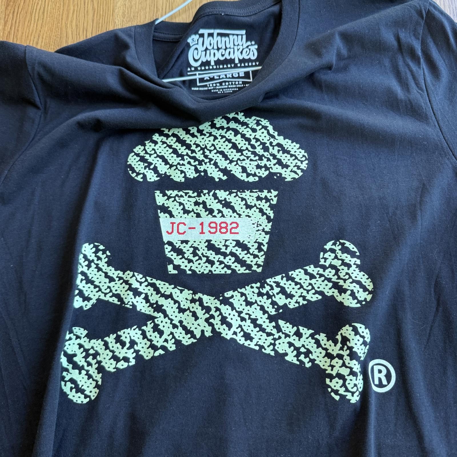 Johnny Cupcakes Johnny Cupcakes Yeezy Crossbones Limited Size X-Large Rare Size US XL / EU 56 / 4 - 4 Thumbnail