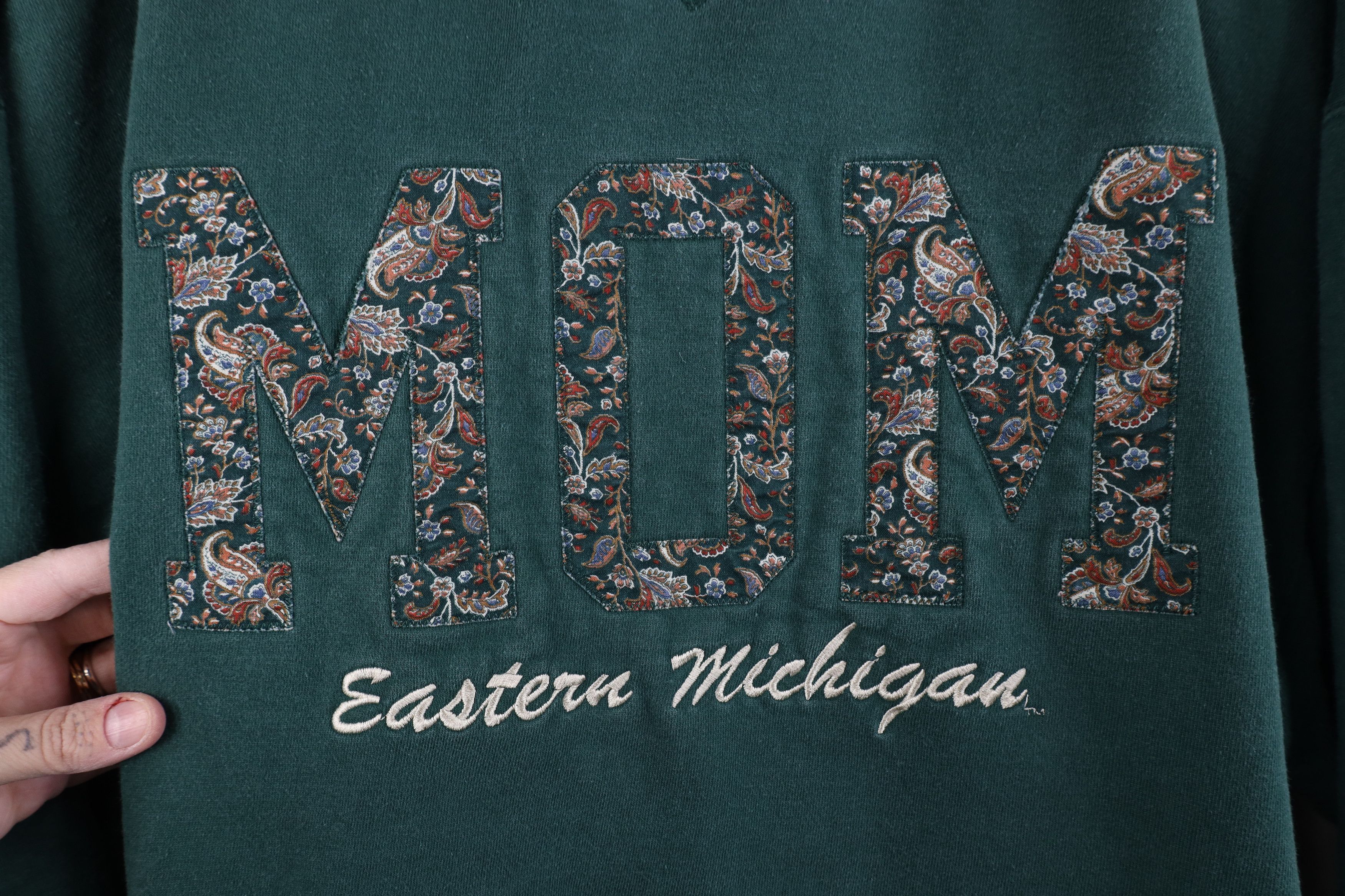 Vintage Vintage 90s Michigan University Mom Crewneck Sweatshirt Size XXL / US 16-18 / IT 52-54 - 4 Thumbnail