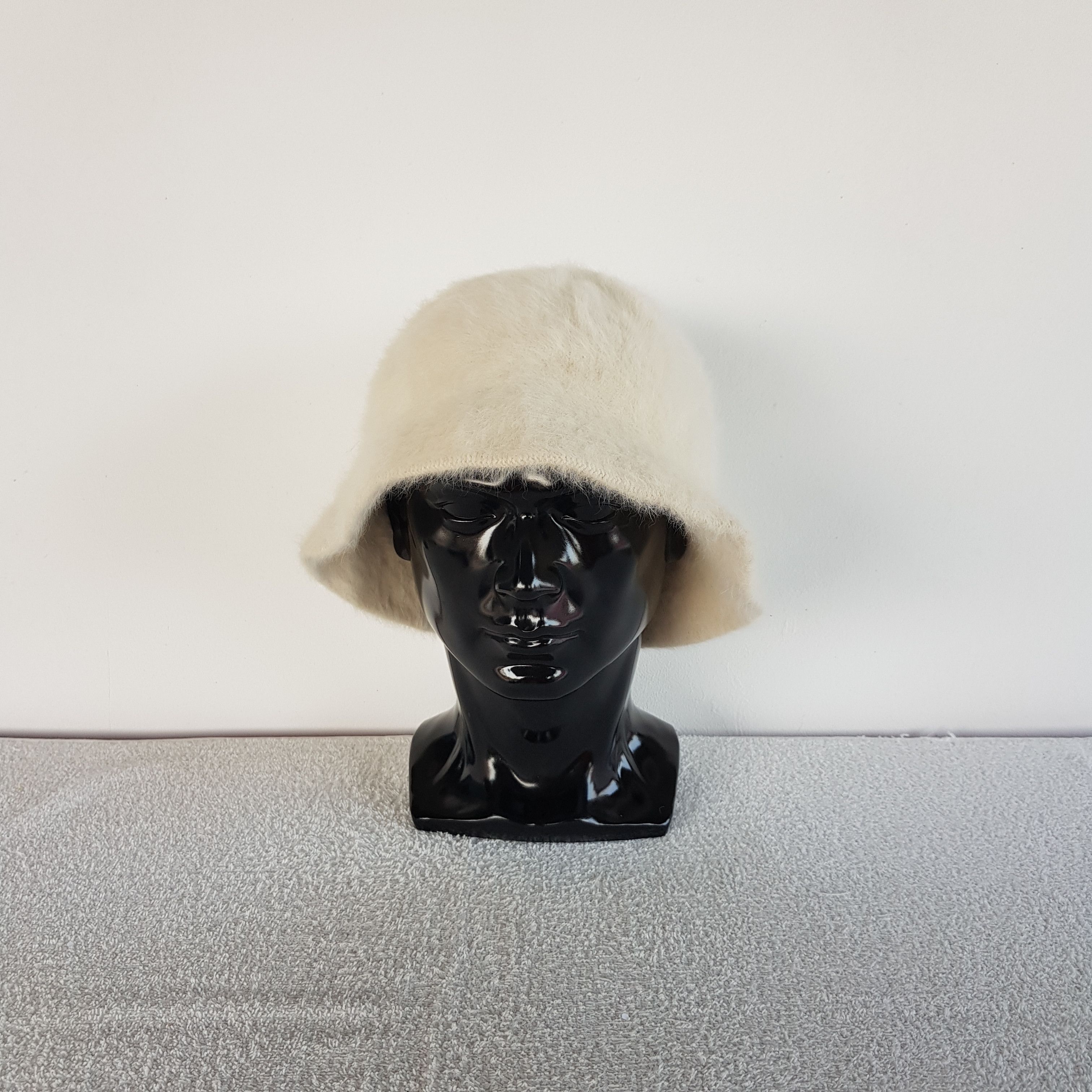 Japanese Brand Japanese Beanie Acrylic Snow Caps Faux Fur Bucket Hats Size ONE SIZE - 2 Thumbnail