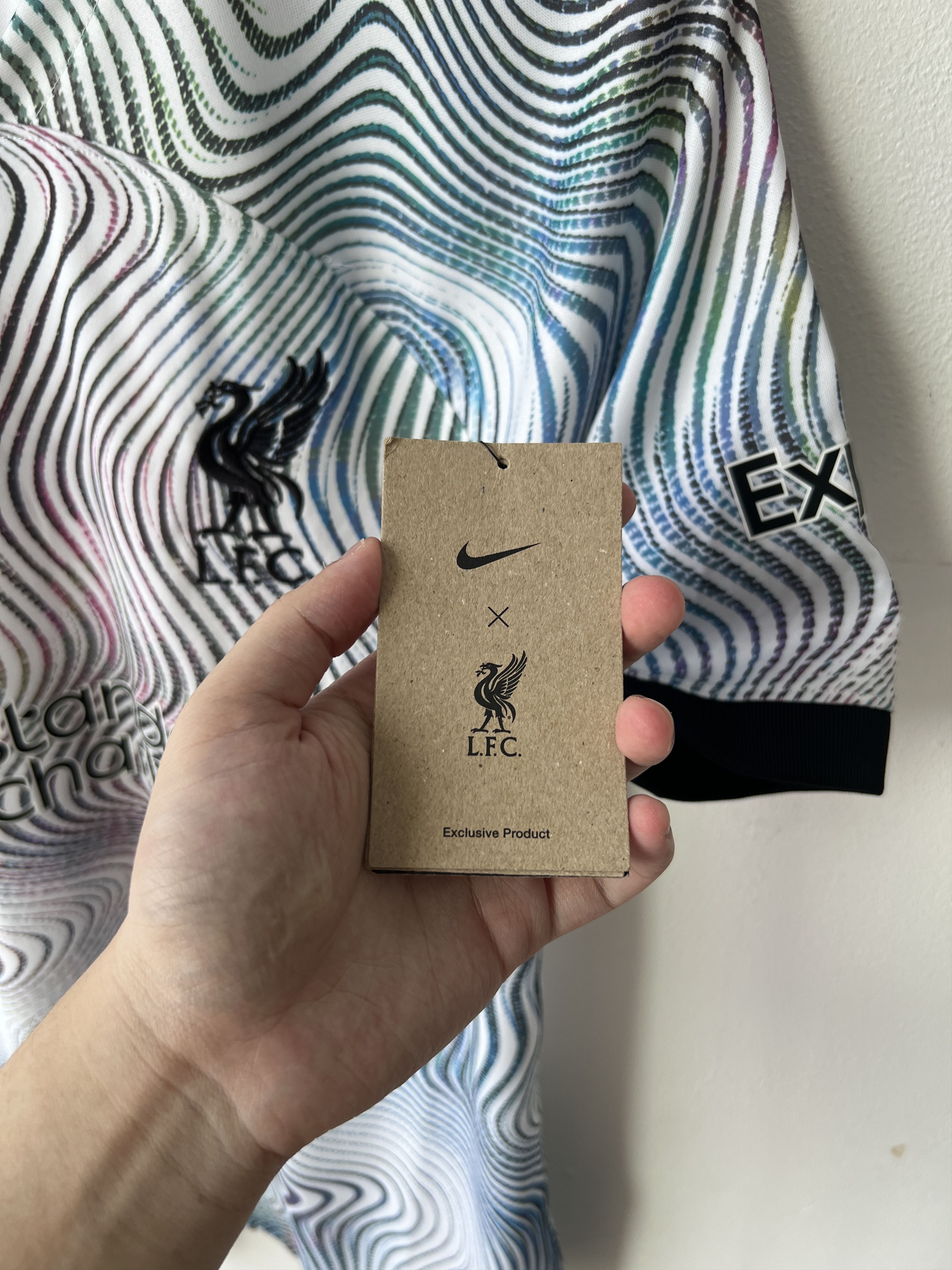 Nike (M) Liverpool 2022-23 Away Kit M. Salah #11 (NEW) Size US M / EU 48-50 / 2 - 4 Thumbnail