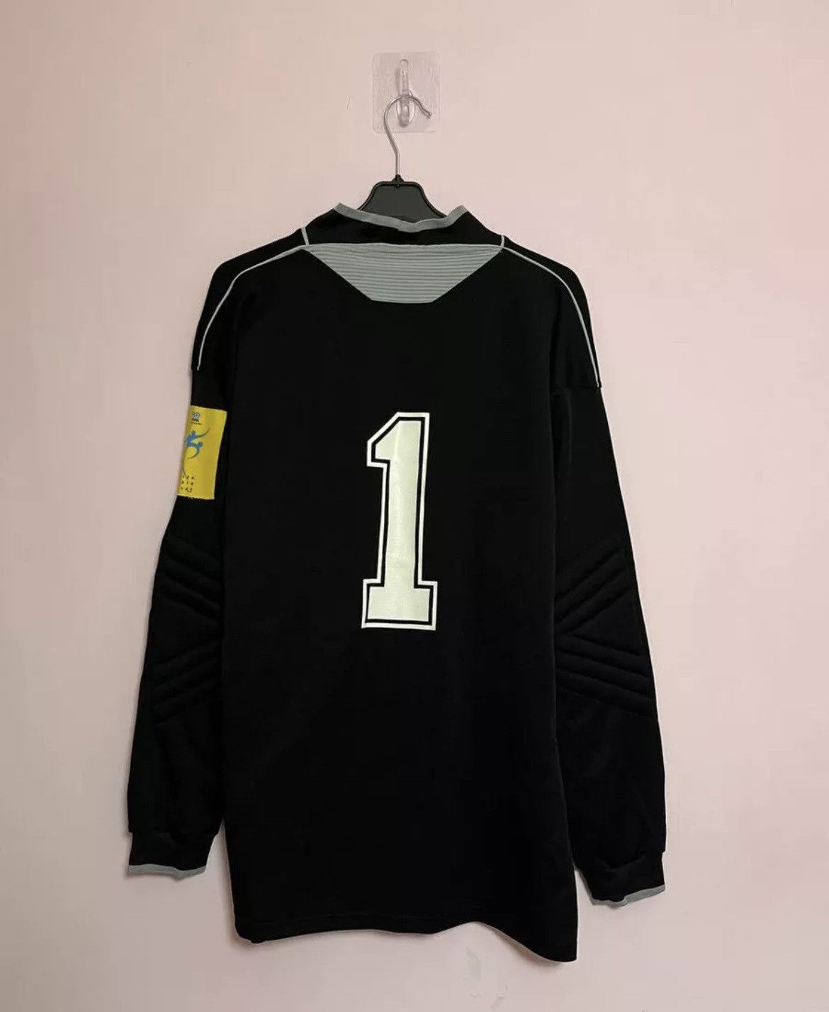 Umbro × Vintage Goalkeeper Jersey Vintage 90s Umbro Size L Size US L / EU 52-54 / 3 - 2 Thumbnail