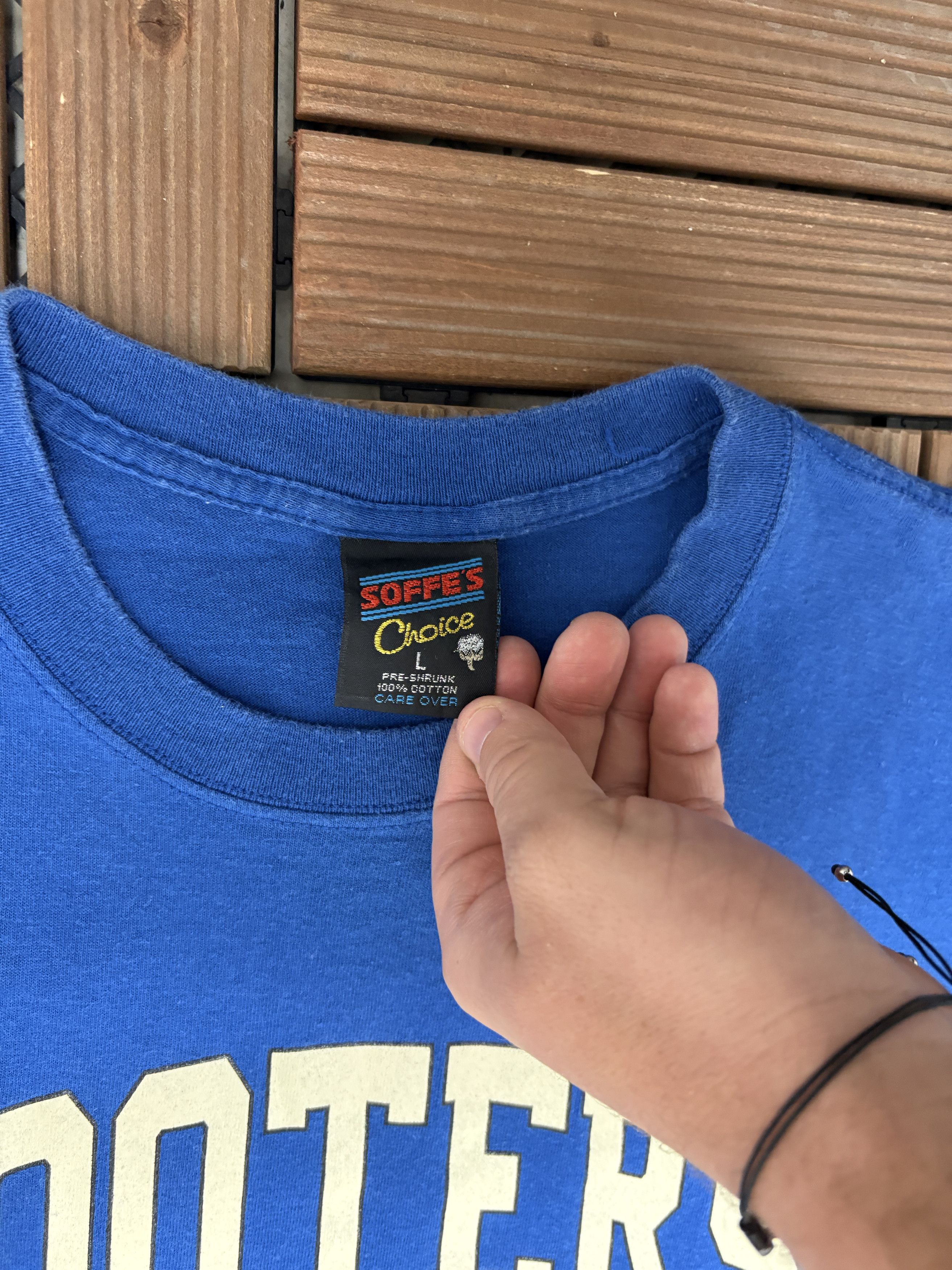 Vintage Hooters University Vintage Blue T-Shirt Tee Size US L / EU 52-54 / 3 - 5 Thumbnail