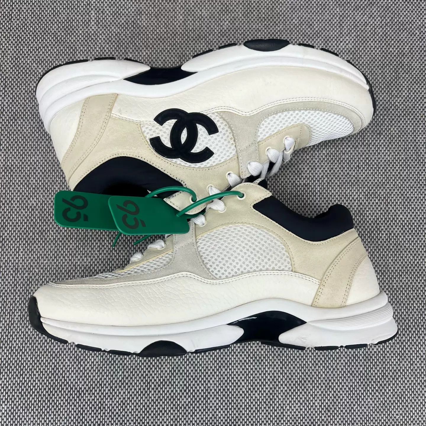Chanel Chanel 22c Black White Trainers 40 Worn 2x Near New Size US 9.5 / EU 42-43 - 2 Thumbnail