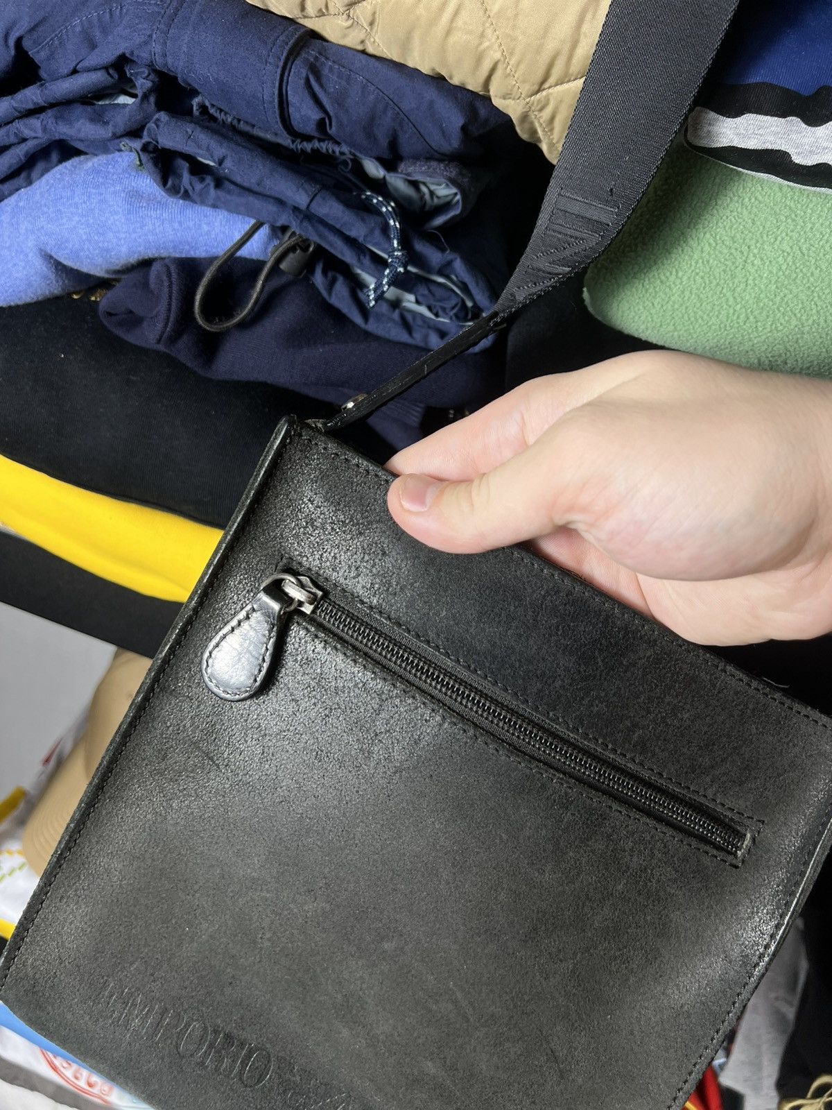 Emporio Armani 🔥 Emporio Armani Leather Crossbody Bag — Black (Vintage) Size ONE SIZE - 5 Thumbnail