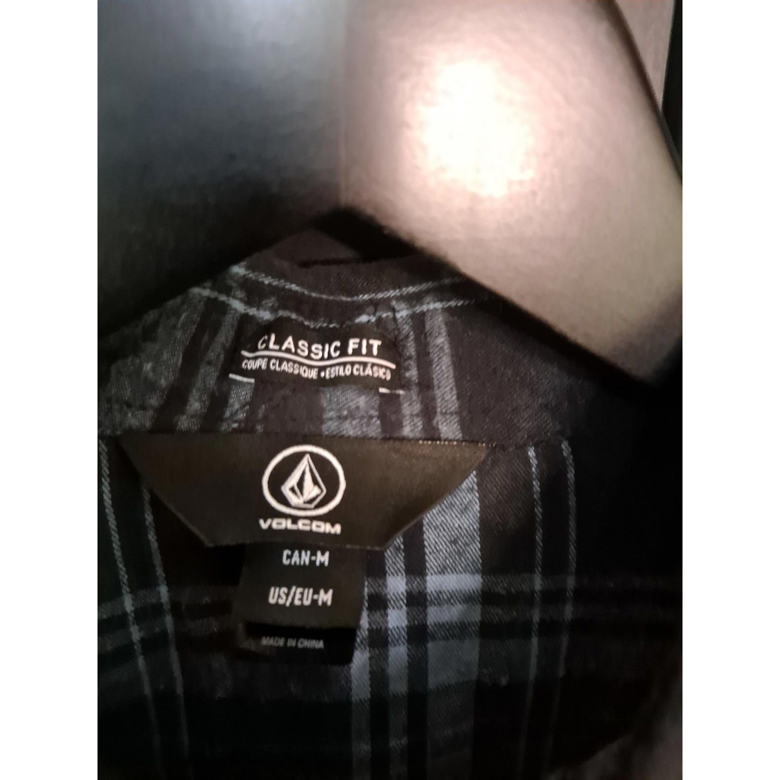 Volcom Volcom Classic Fit Blue and Black Plaid Button Up Shirt Size Size US M / EU 48-50 / 2 - 3 Thumbnail