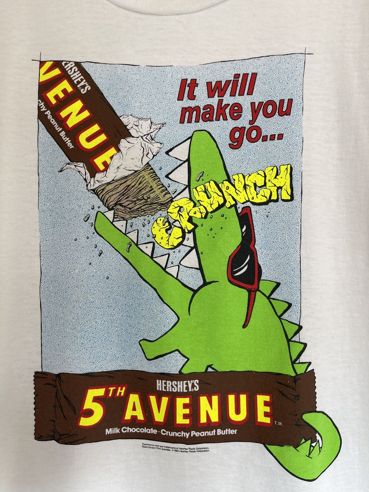 Vintage Vintage 1992 Hershey’s 5th Avenue Chocolate T-Shirt Size US L / EU 52-54 / 3 - 10 Thumbnail