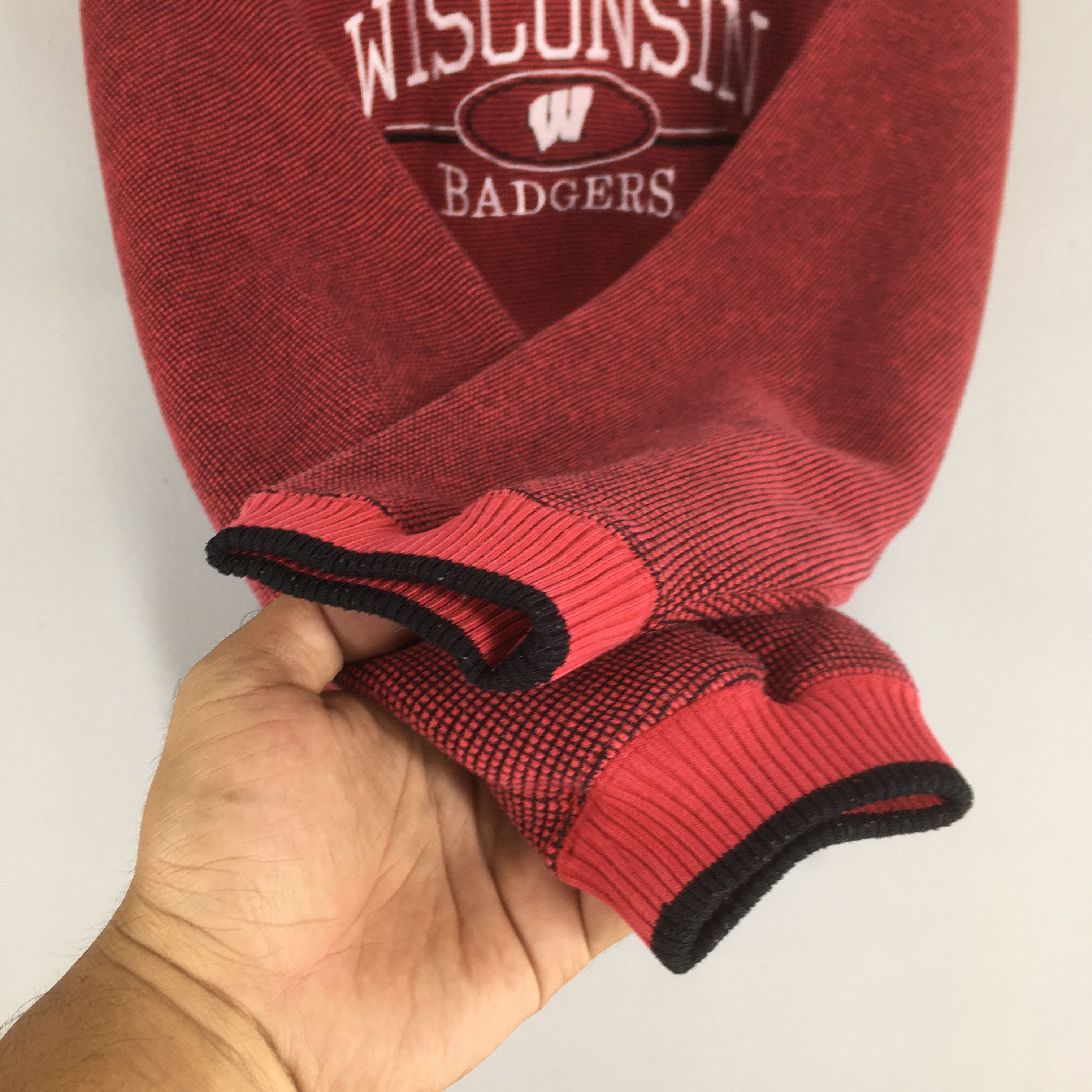 NCAA × Vintage Vintage Wisconsin Badgers Ncaa Football Sweatshirt Large Size US L / EU 52-54 / 3 - 4 Thumbnail