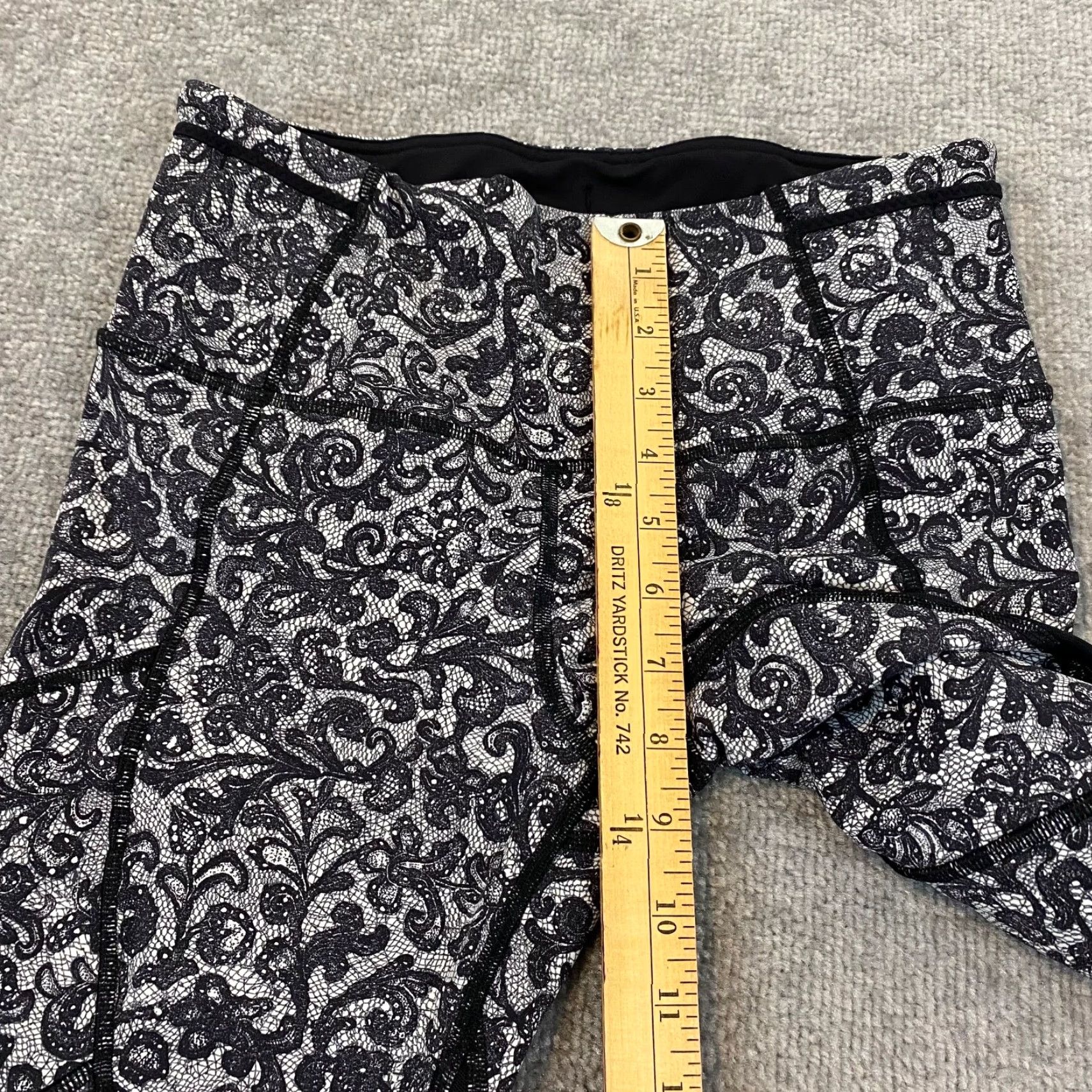 Lululemon Lululemon Leggings Womens 6 Wunder Under Black Floral Capris 16.5" Inseam Yoga Gym Running Size 28" / US 6 / IT 42 - 7 Thumbnail