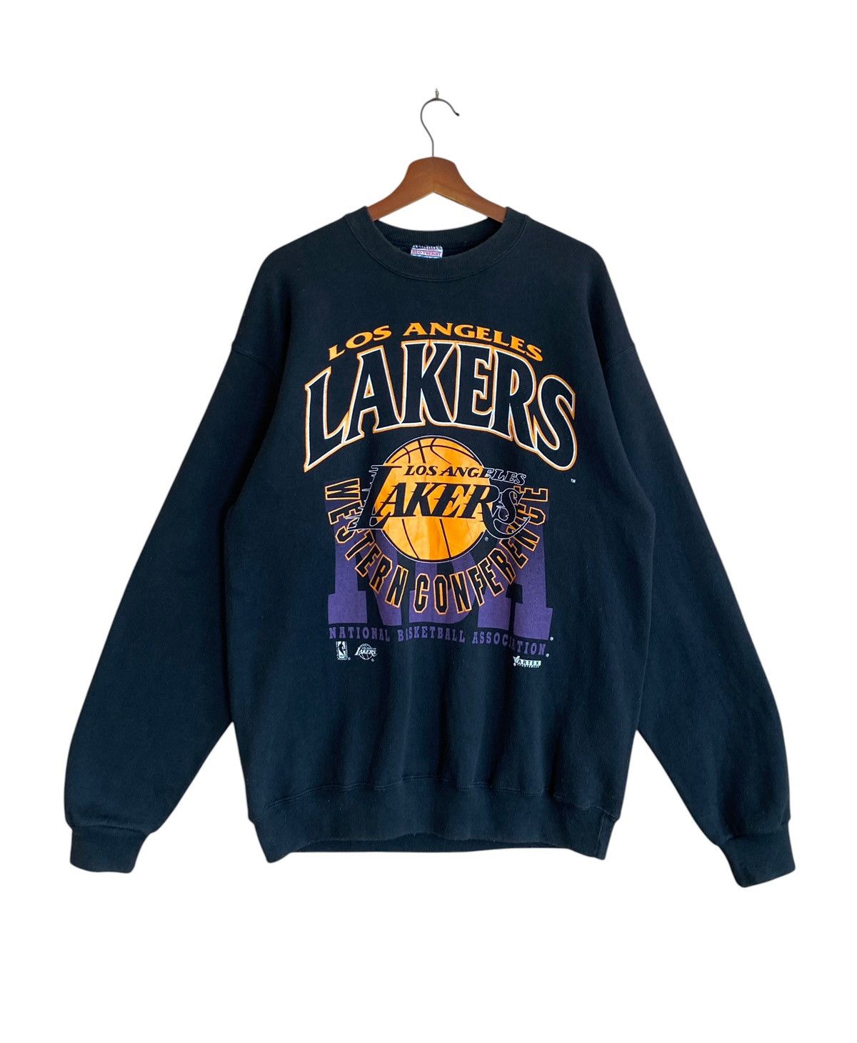 NBA Rare Vintage NBA Team Los Angeles Lakers Sweatshirt 1990s Size US L / EU 52-54 / 3 - 1 Thumbnail
