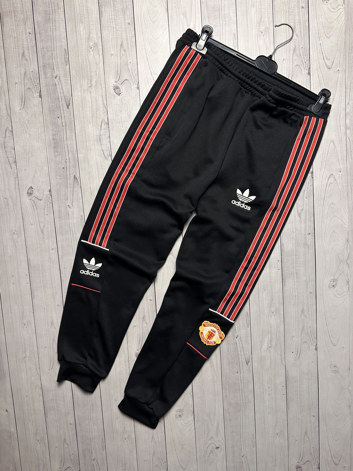 Vintage retro Manchester United Adidas soccer joggers size L