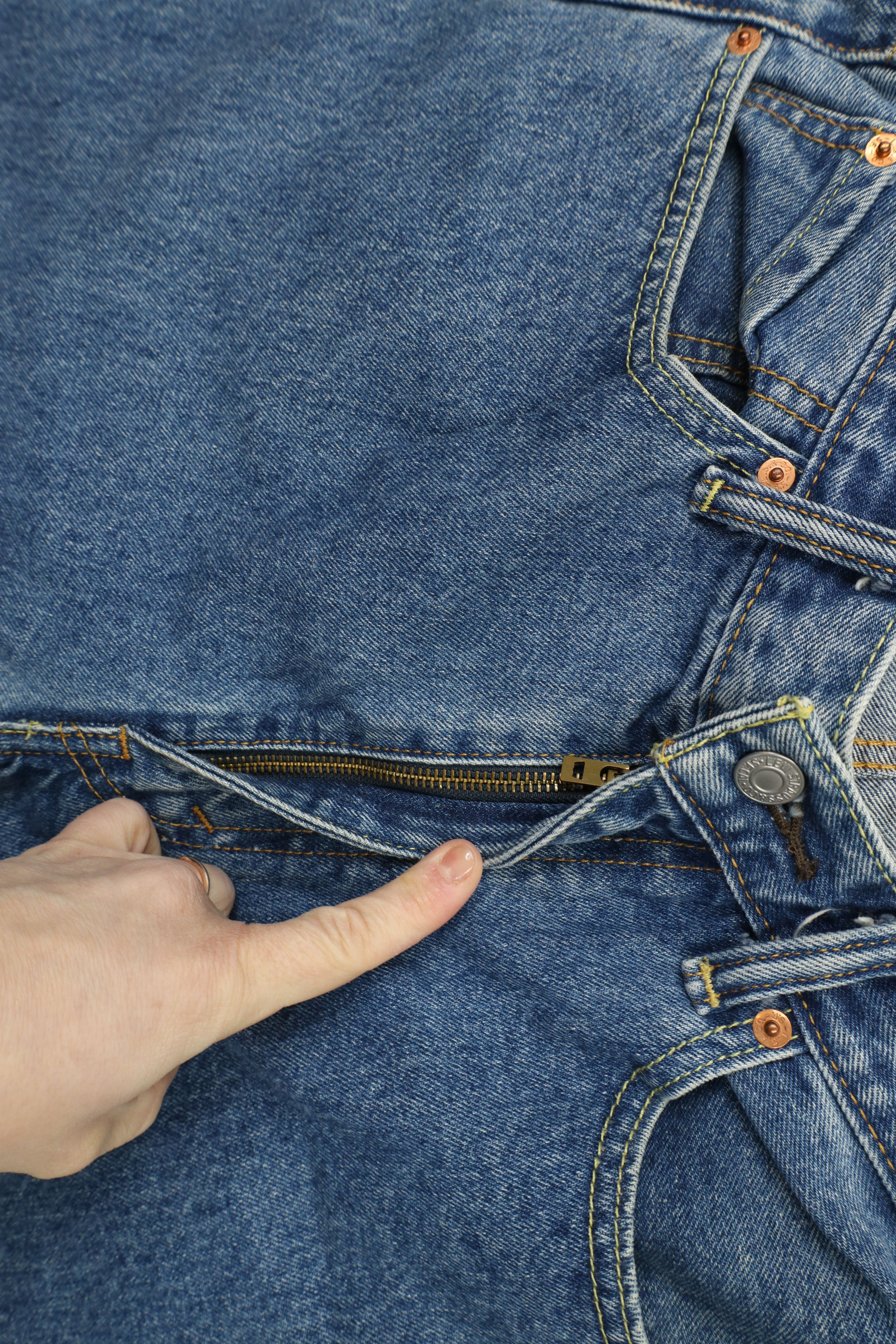 Levi's × Vintage Vintage Y2K Levis 550 Relaxed Fit Denim Jeans Blue Cotton Size US 34 / EU 50 - 7 Thumbnail