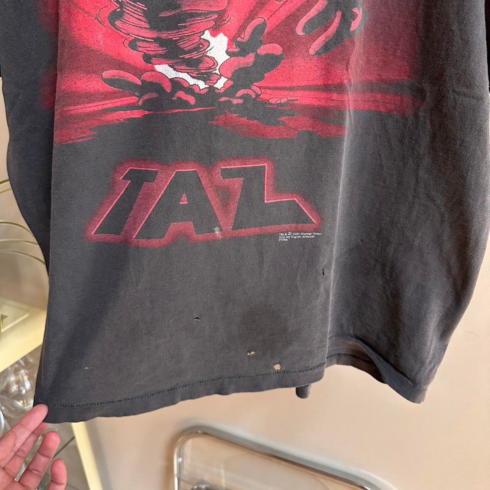 Vintage Vintage Looney Tunes Tasmanian Devil Shirt Fits XL Size US XL / EU 56 / 4 - 3 Thumbnail