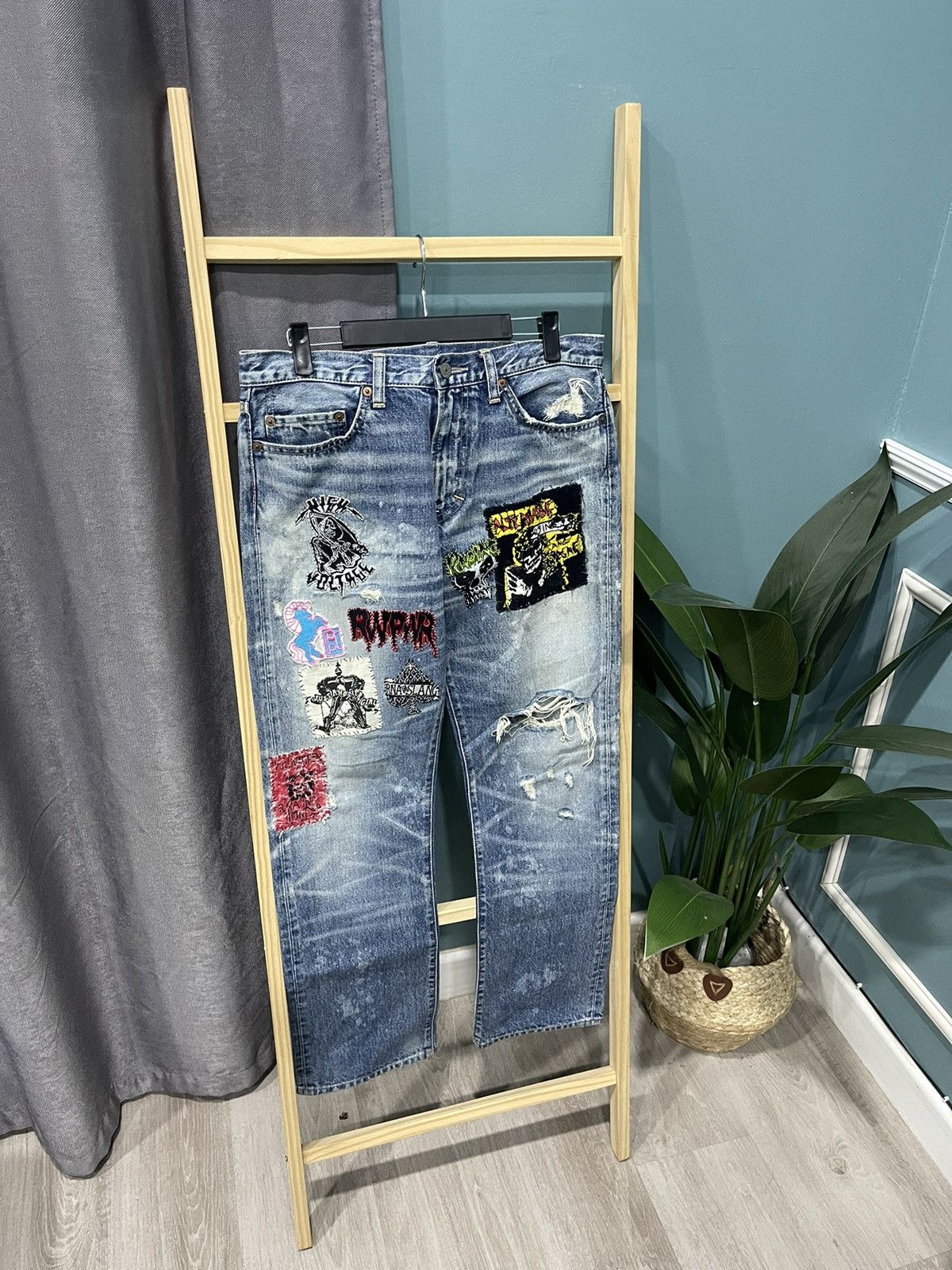 RARE 🔥 World Jeans International Distressed Pathces