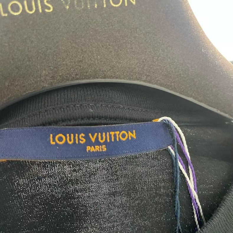 Louis Vuitton Louis Vuitton Gradient presbyopic short sleeves Size US S / EU 44-46 / 1 - 4 Thumbnail