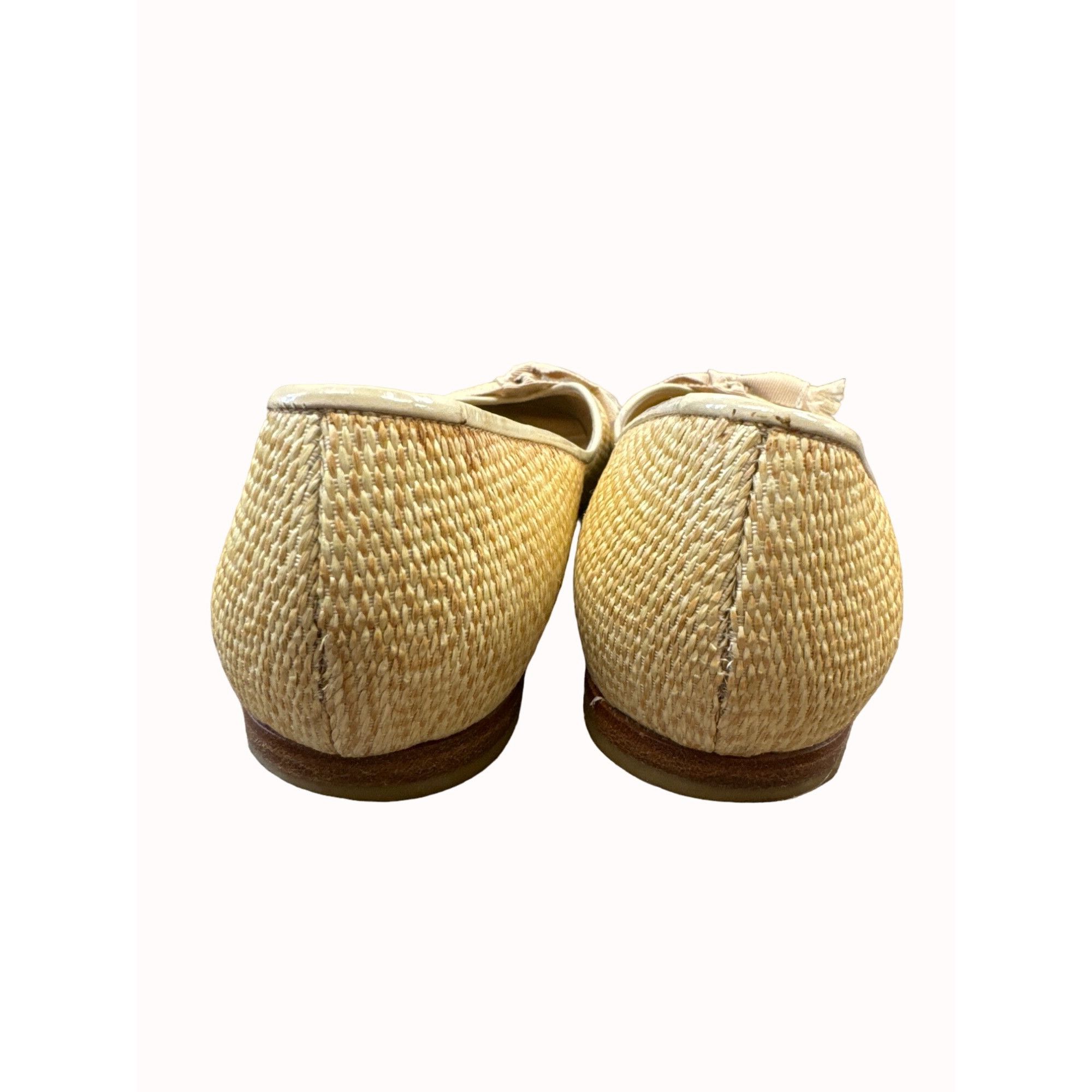 Salvatore Ferragamo Salvatore Ferragamo women’s beige leather shoes flats SKU 63 Size US 7.5 / IT 37.5 - 6 Thumbnail