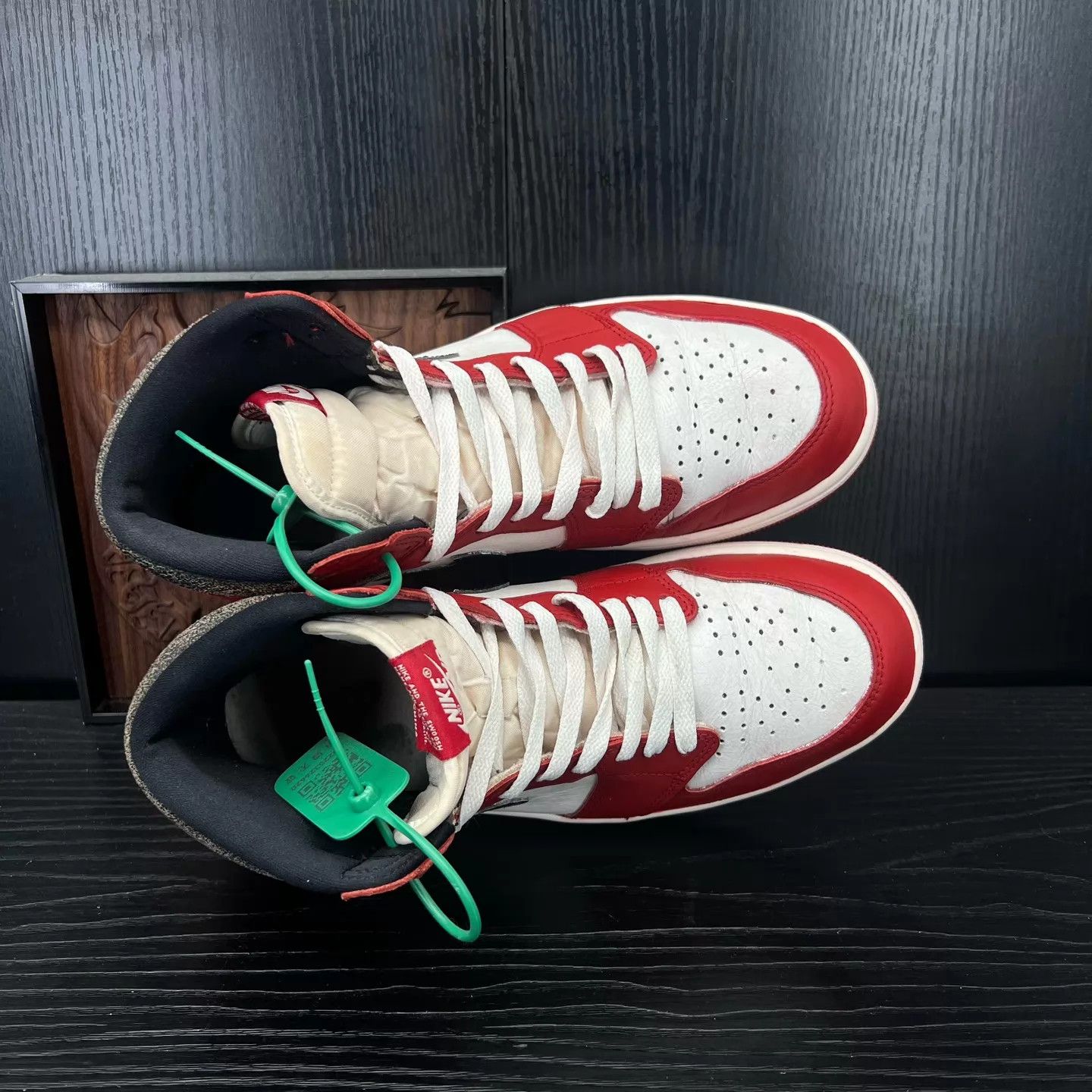 Nike Air Jordan 1 Distressed Chicago Size 43 New Box Size US 10 / EU 43 - 8 Thumbnail