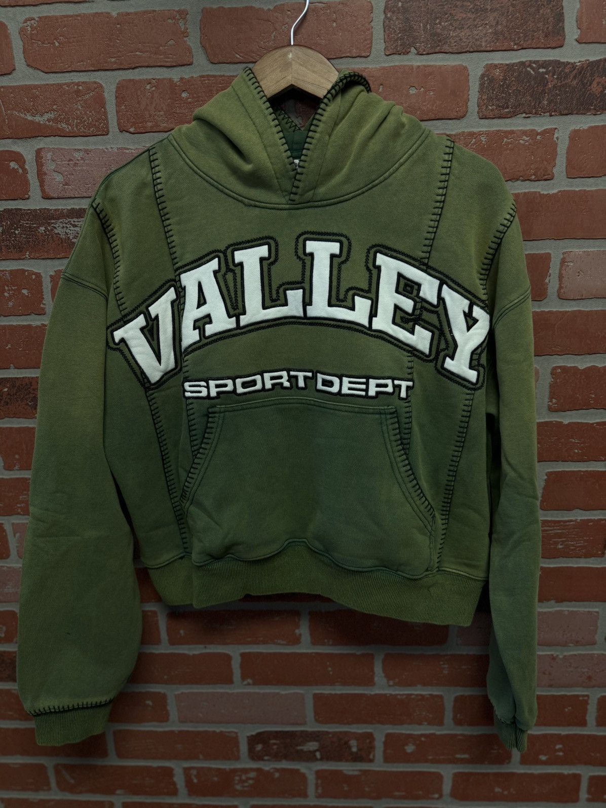 Vale Valley Green Pullover Hoodie Size Small (NEW) Size US S / EU 44-46 / 1 - 3 Thumbnail