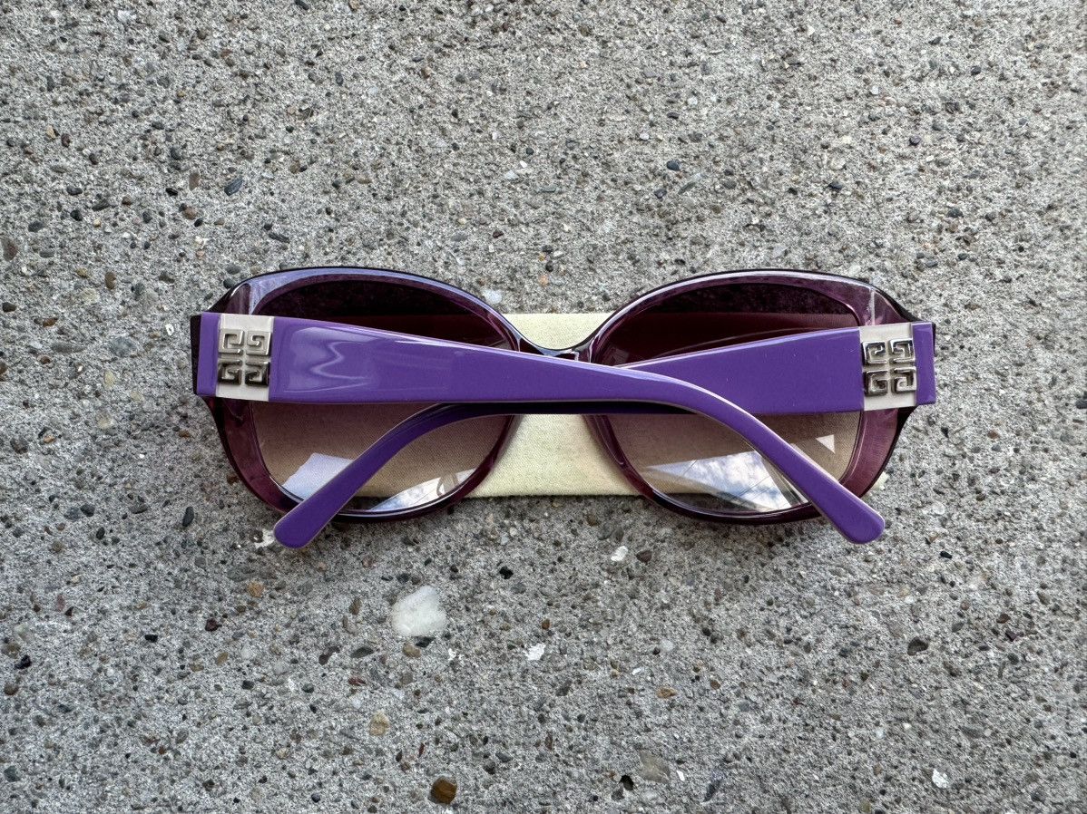 Givenchy Givenchy SGV-760 sunglasses w/ original case… Size ONE SIZE - 2 Thumbnail