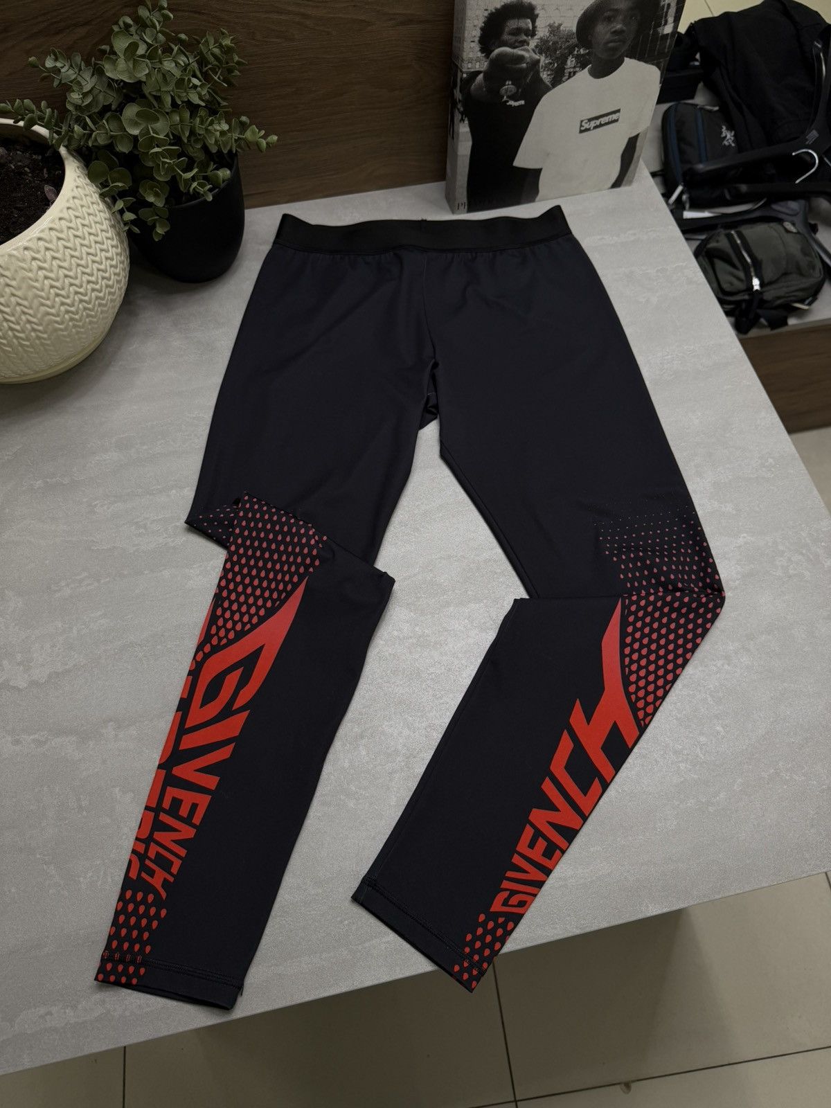 Givenchy Givenchy Black Paris Sport Leggings size 40(s-m) Size 27" / US 4 / IT 40 - 1 Thumbnail