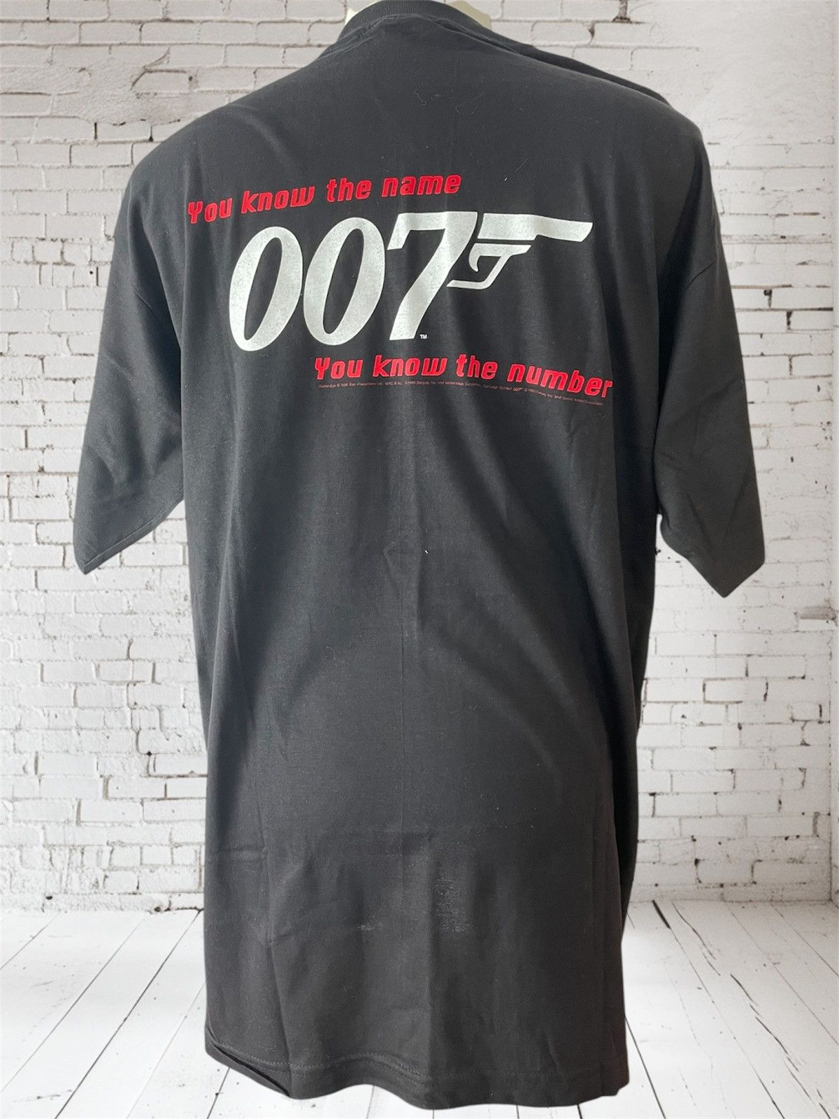 Vintage Vintage GoldenEye James Bond T-Shirt Size US XL / EU 56 / 4 - 8 Thumbnail