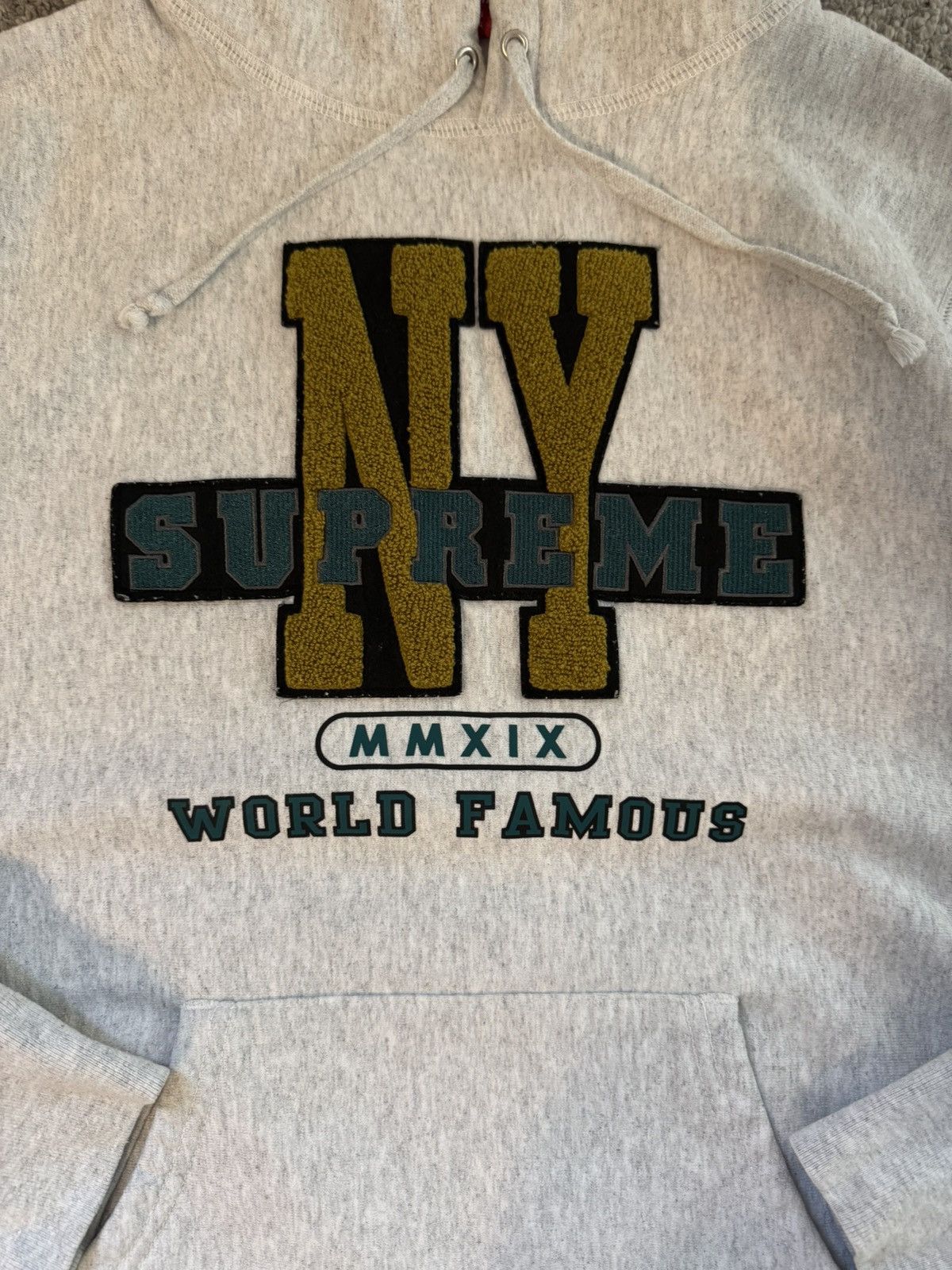 Supreme Supreme made in canada Size US L / EU 52-54 / 3 - 4 Thumbnail