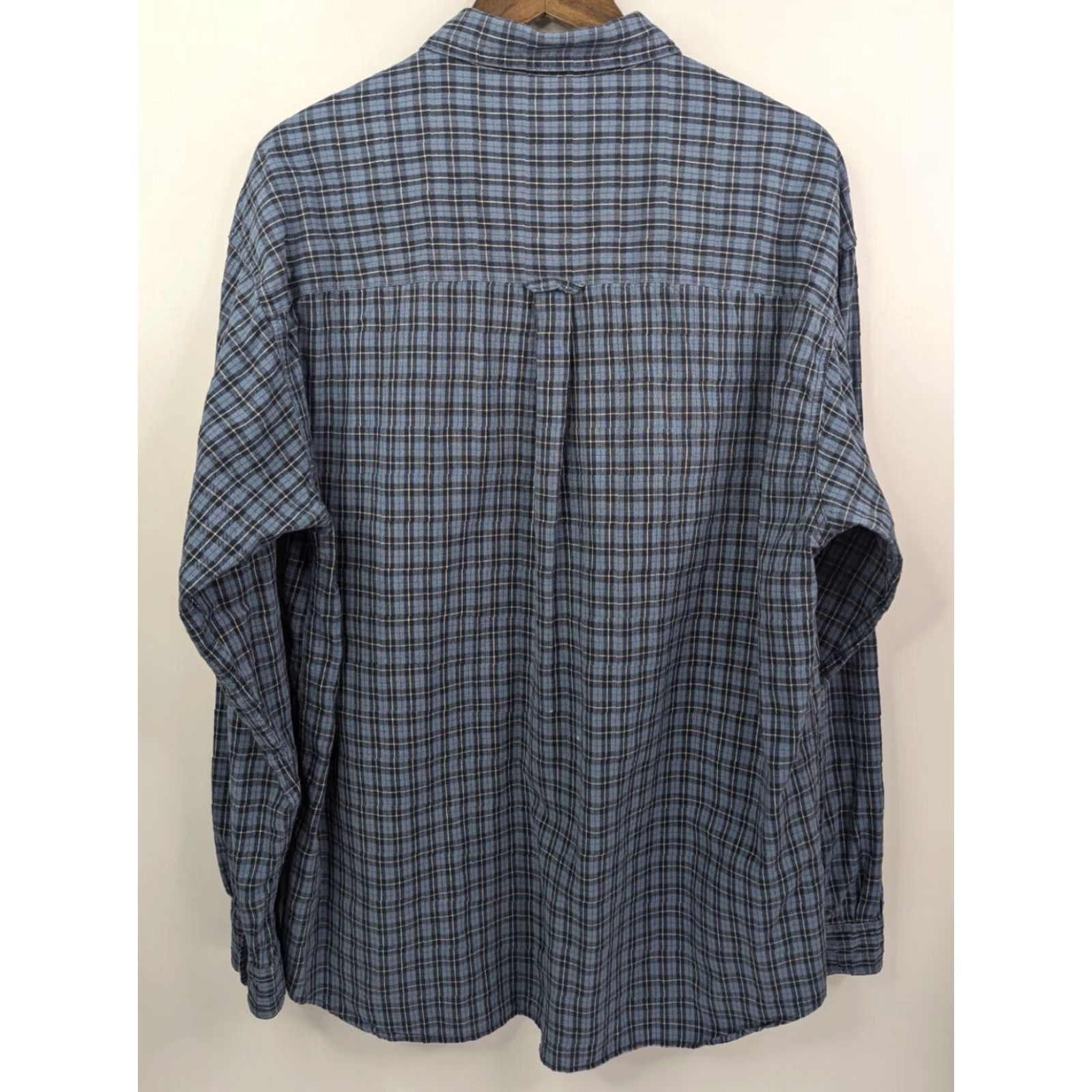 Vintage **Columbia Men's Blue Plaid Button-Down Hiking Shirt Size XL** User: Columbia Men's Blue Plaid Button-Down Hiking Shirt Size XL Size US XL / EU 56 / 4 - 3 Thumbnail