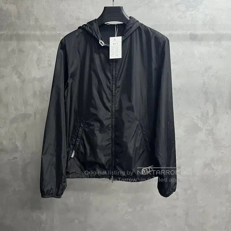 Valentino Valentino Black Nylon Hooded Jacket Size XL . Size US XL / EU 56 / 4 - 1 Thumbnail