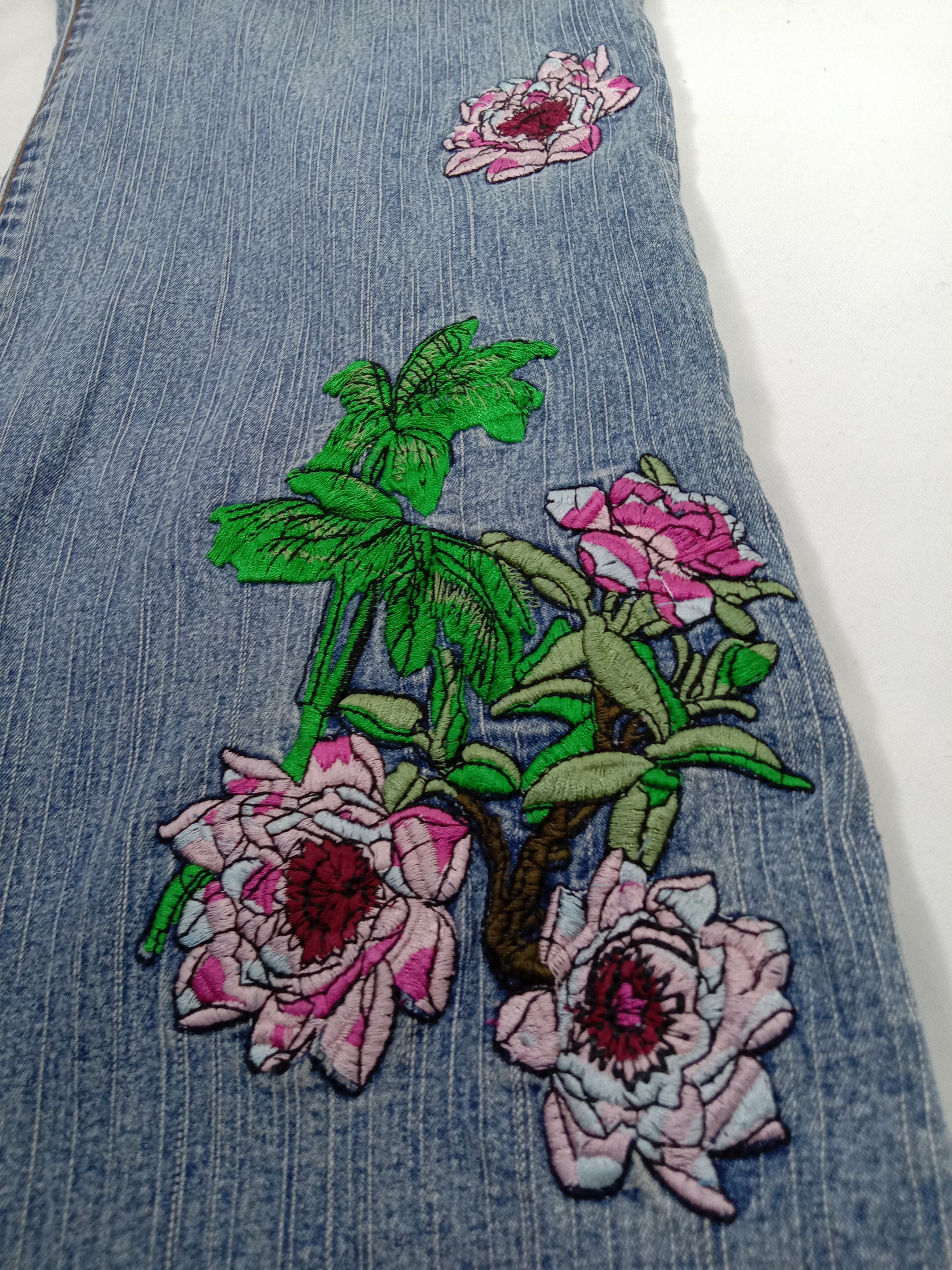 Beauty Beast Vintage Denim 24/7 Embroidered Flare Jeans Size 33" - 11 Thumbnail