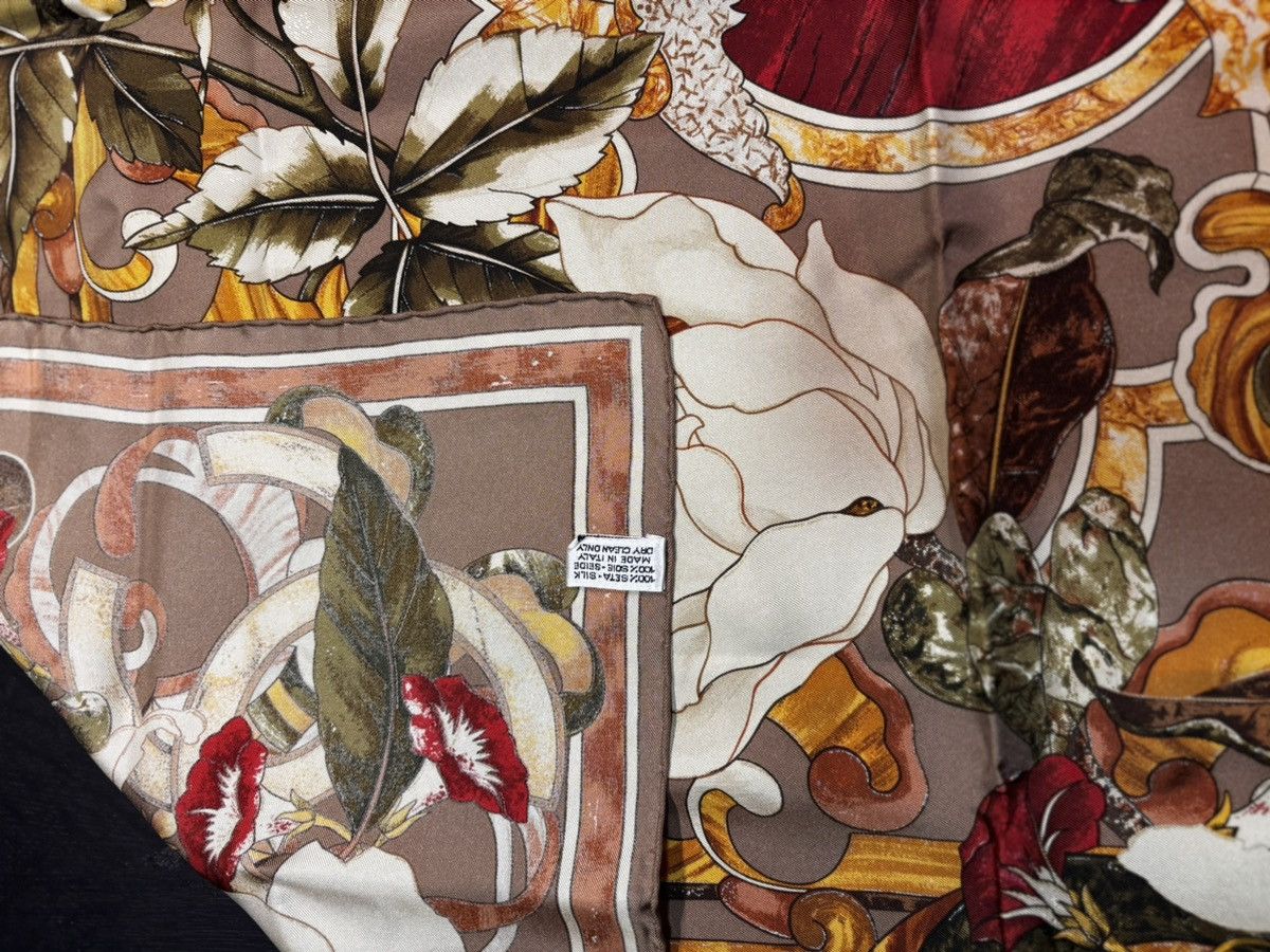 Chanel × Vintage Chanel Silk Scarves Vintage 100% Silk Made in Italy Size ONE SIZE - 15 Thumbnail