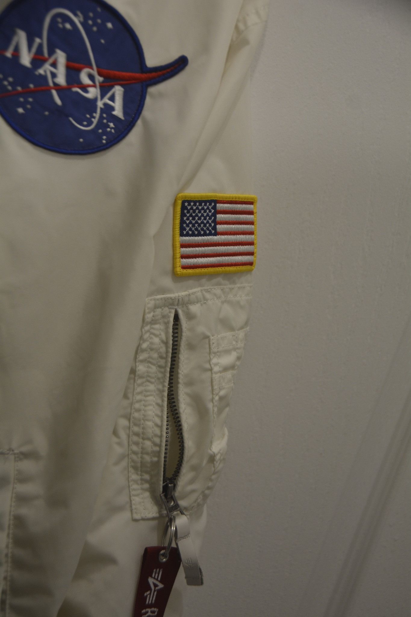 Alpha Industries Alpha Industries NASA MA-1 Flight Jacket White Bomber Size US L / EU 52-54 / 3 - 7 Thumbnail