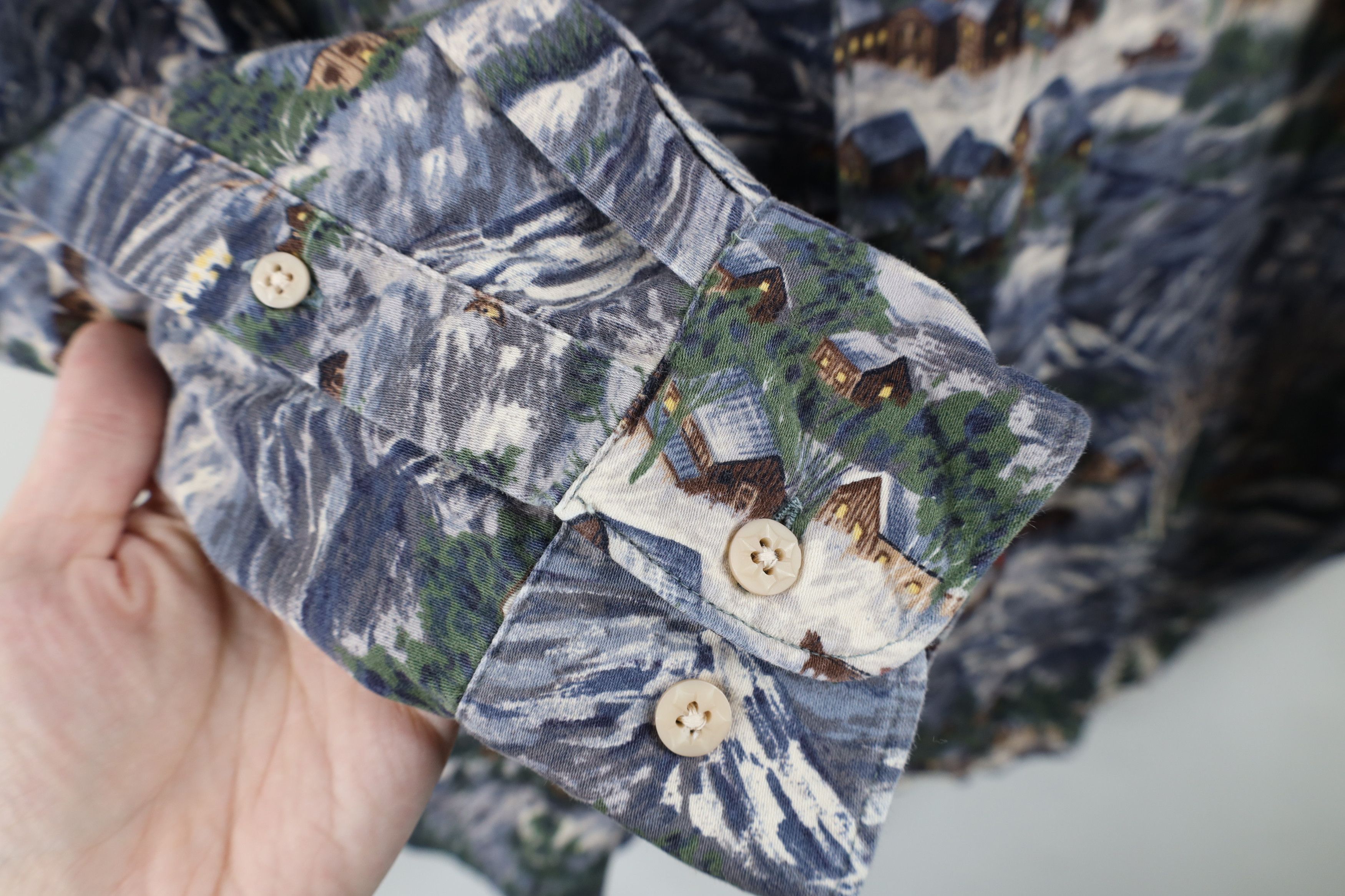 Banana Republic Vintage 90s Banana Republic Christmas Town All Over Shirt Size US M / EU 48-50 / 2 - 5 Thumbnail