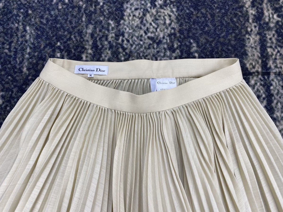 Dior 🔥RARE🔥 Vintage 1980’s CHRISTIAN DIOR Pleated Khaki Skirt Size 26" / US 2 / IT 38 - 4 Thumbnail