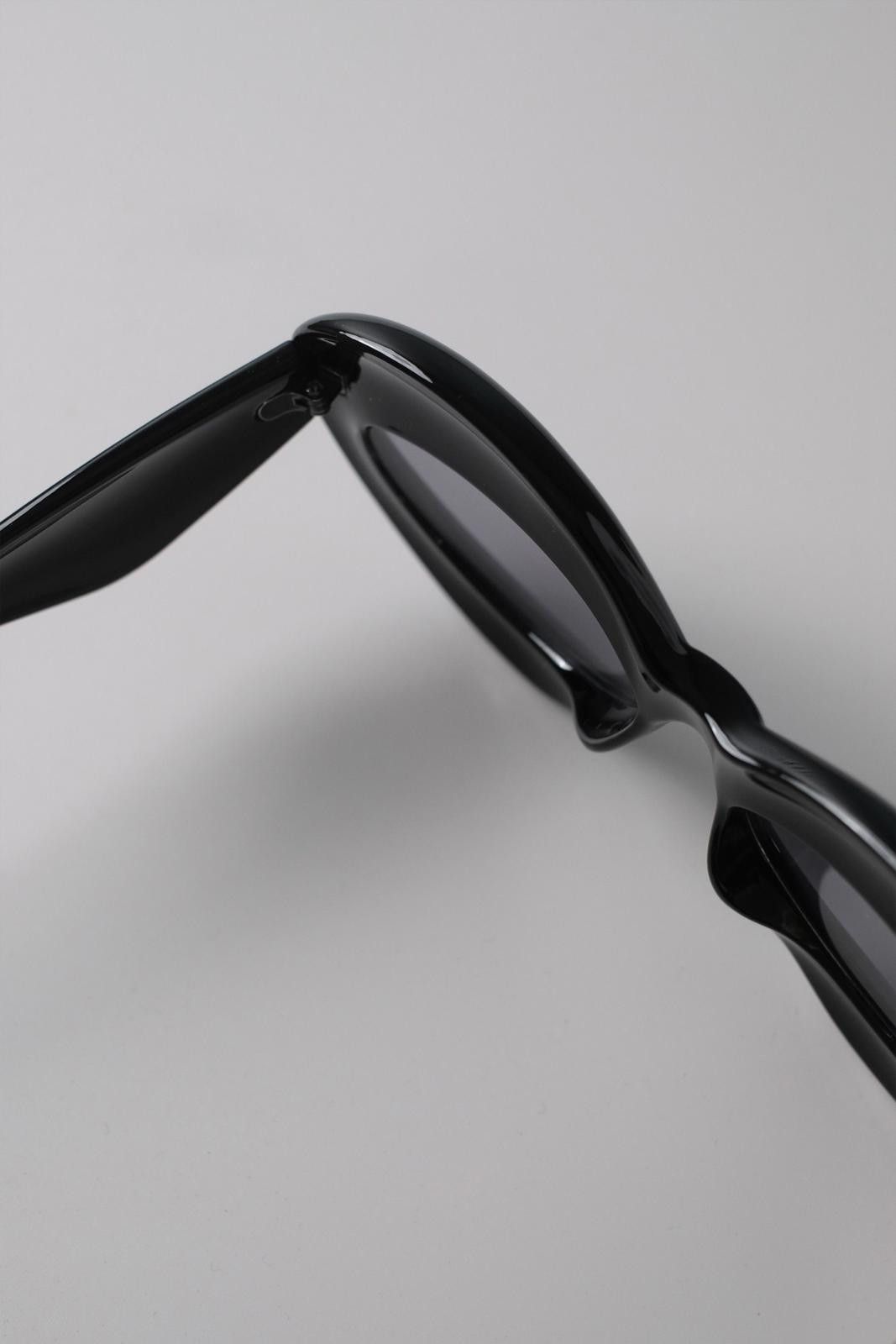 Other Y2k Vtg Futuristic Cat Eye Black Bold Sunglasses Unisex OS Size ONE SIZE - 6 Thumbnail