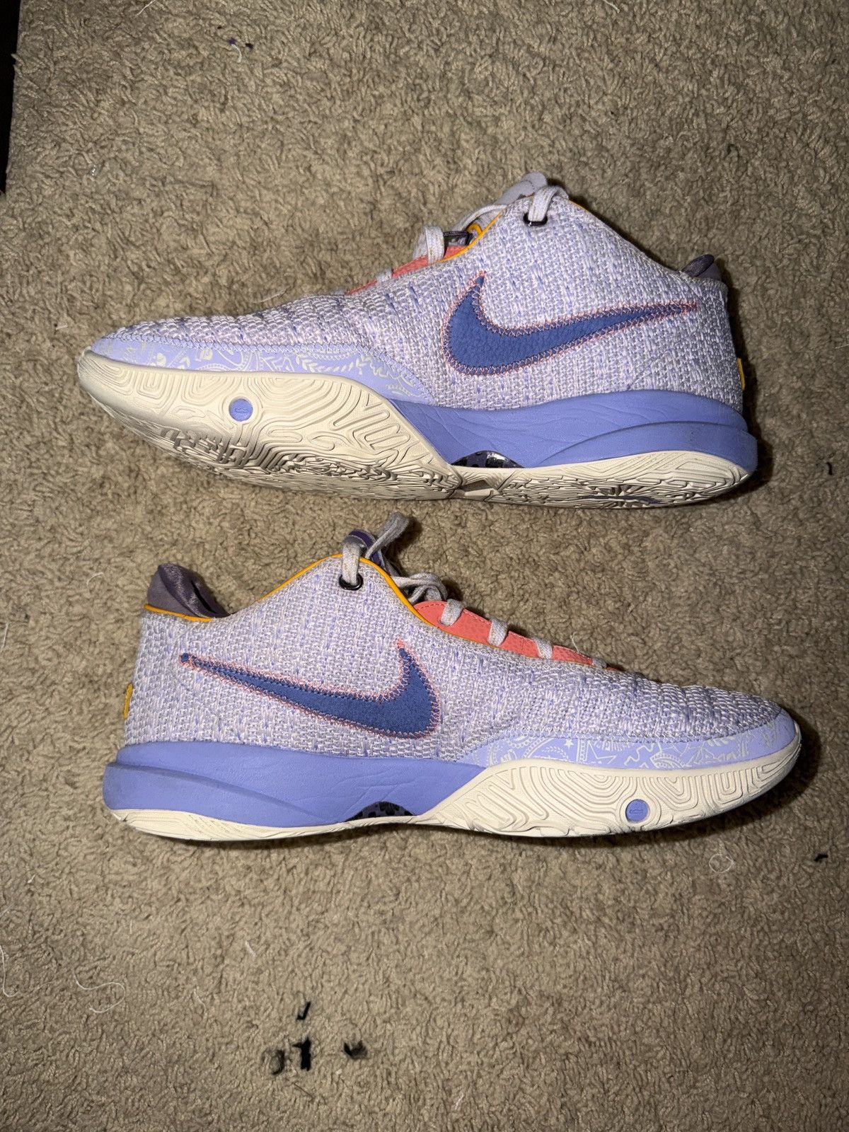 Nike LeBron Pink Diamond Collection Size US 13 / EU 46 - 2 Thumbnail