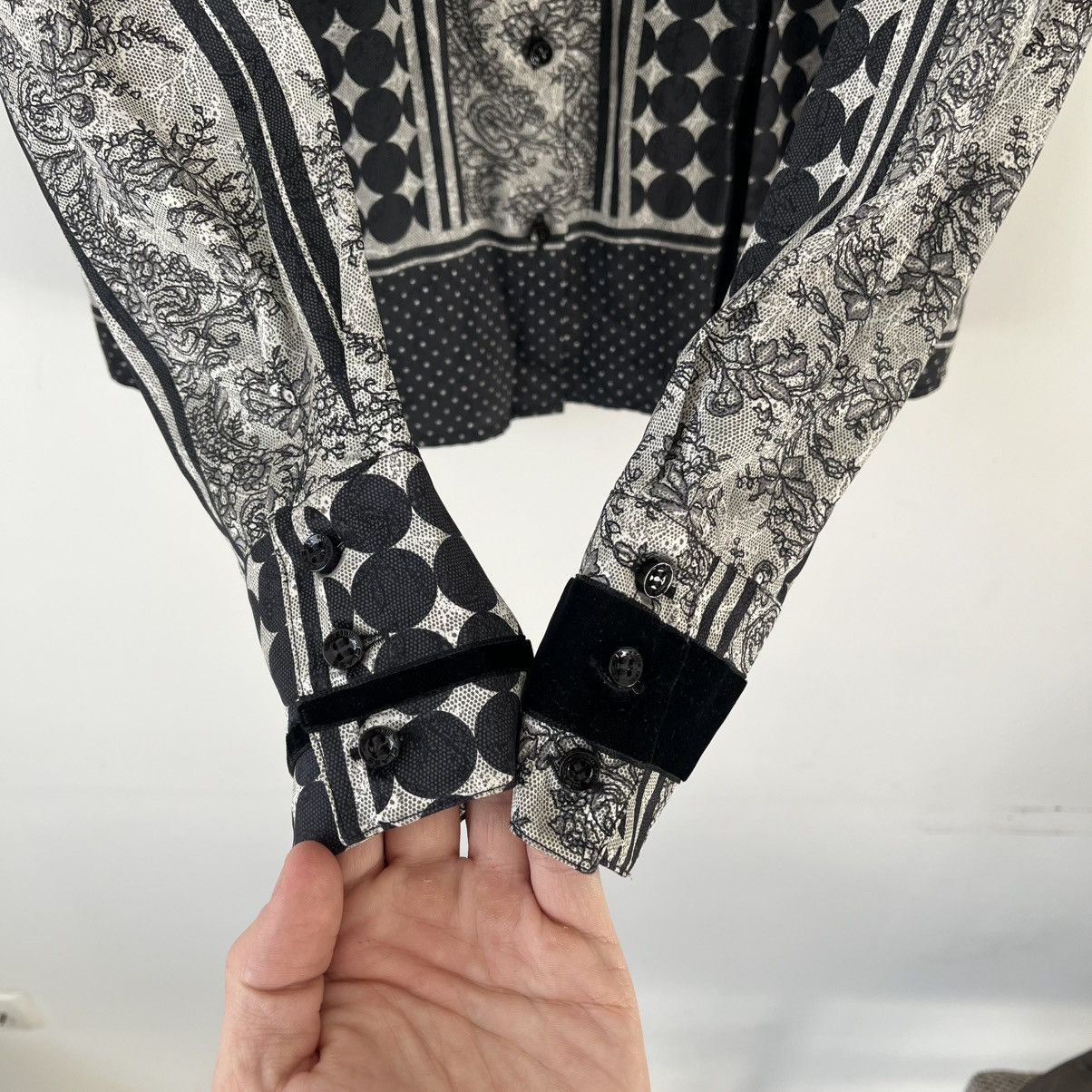 Roberto Cavalli Vintage Roberto Cavalli by Class Cavalli blouse 100% silk Size M / US 6-8 / IT 42-44 - 11 Thumbnail