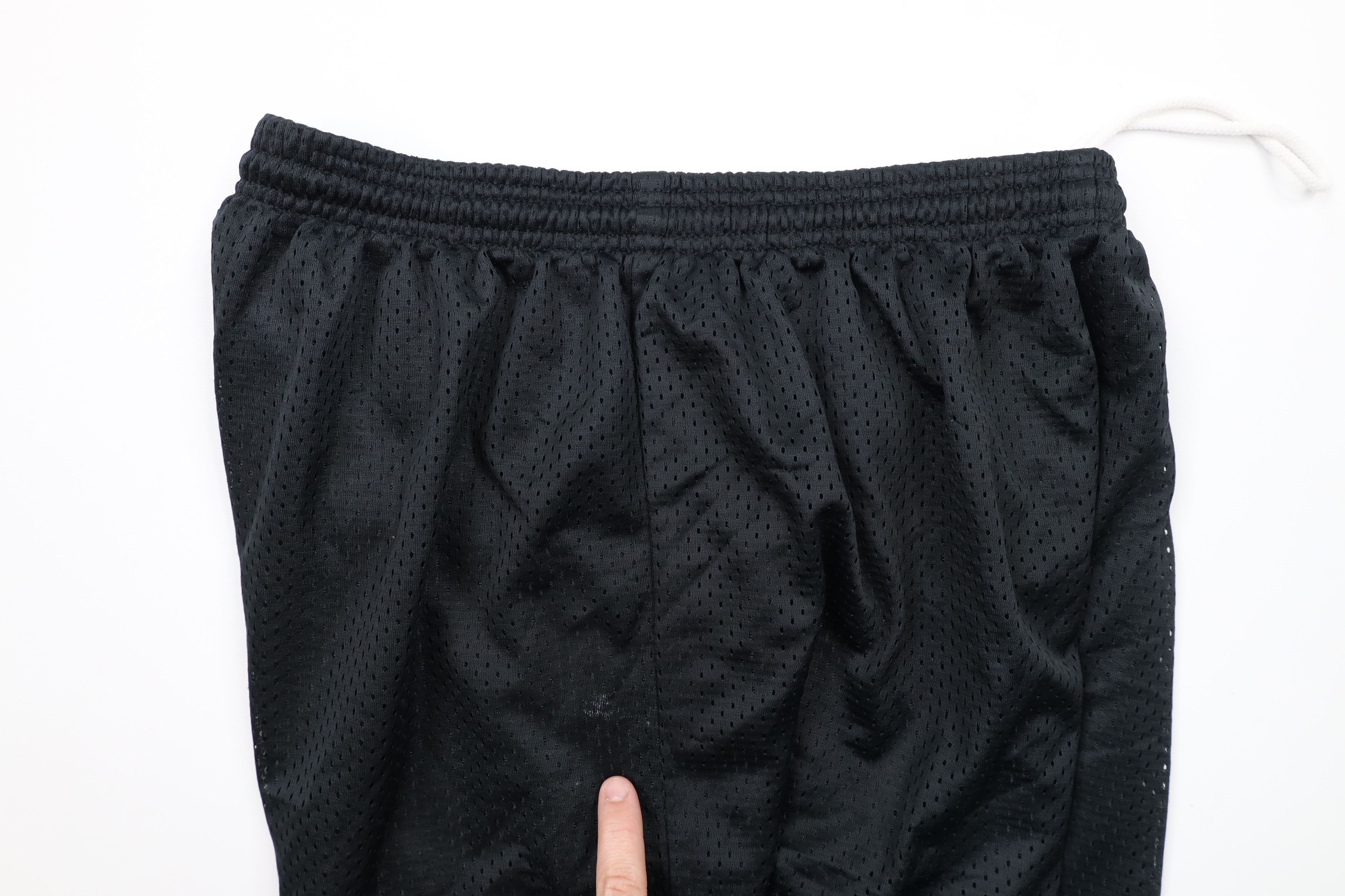 Vintage Vintage 90s Streetwear Blank Above Knee Mesh Shorts Black Size US 34 / EU 50 - 7 Thumbnail